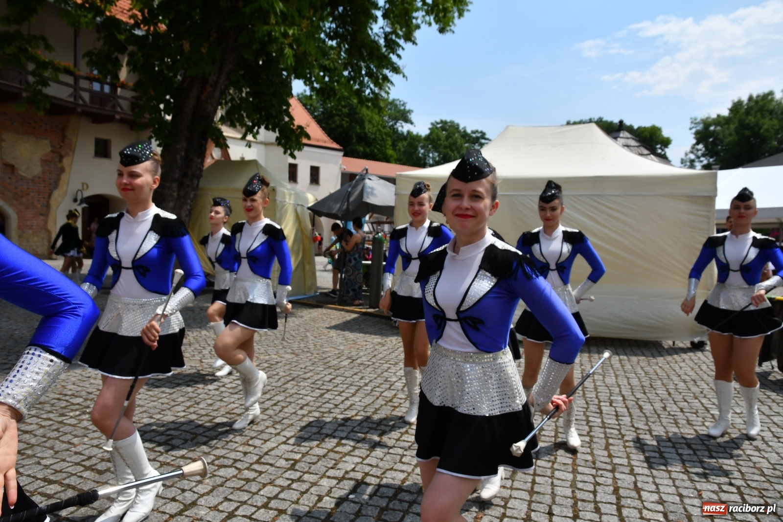 Zdjęcie w galerii na portalu naszraciborz.pl: I Ogólnopolski Mażoretkowy Zawrót Głowy Racibórz 2021 wiadomości z regionu