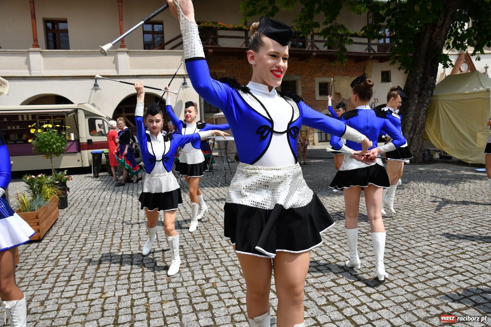 Zdjęcie w galerii na portalu naszraciborz.pl: I Ogólnopolski Mażoretkowy Zawrót Głowy Racibórz 2021 wiadomości z regionu