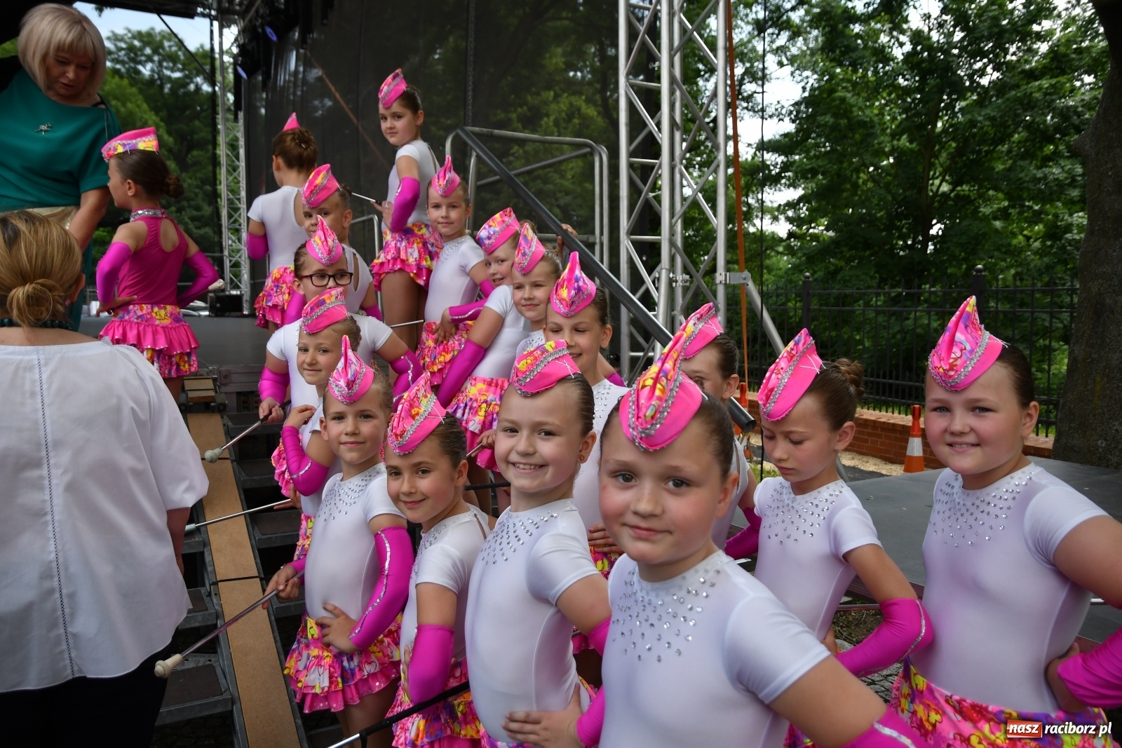 Zdjęcie w galerii na portalu naszraciborz.pl: I Ogólnopolski Mażoretkowy Zawrót Głowy Racibórz 2021 wiadomości z regionu