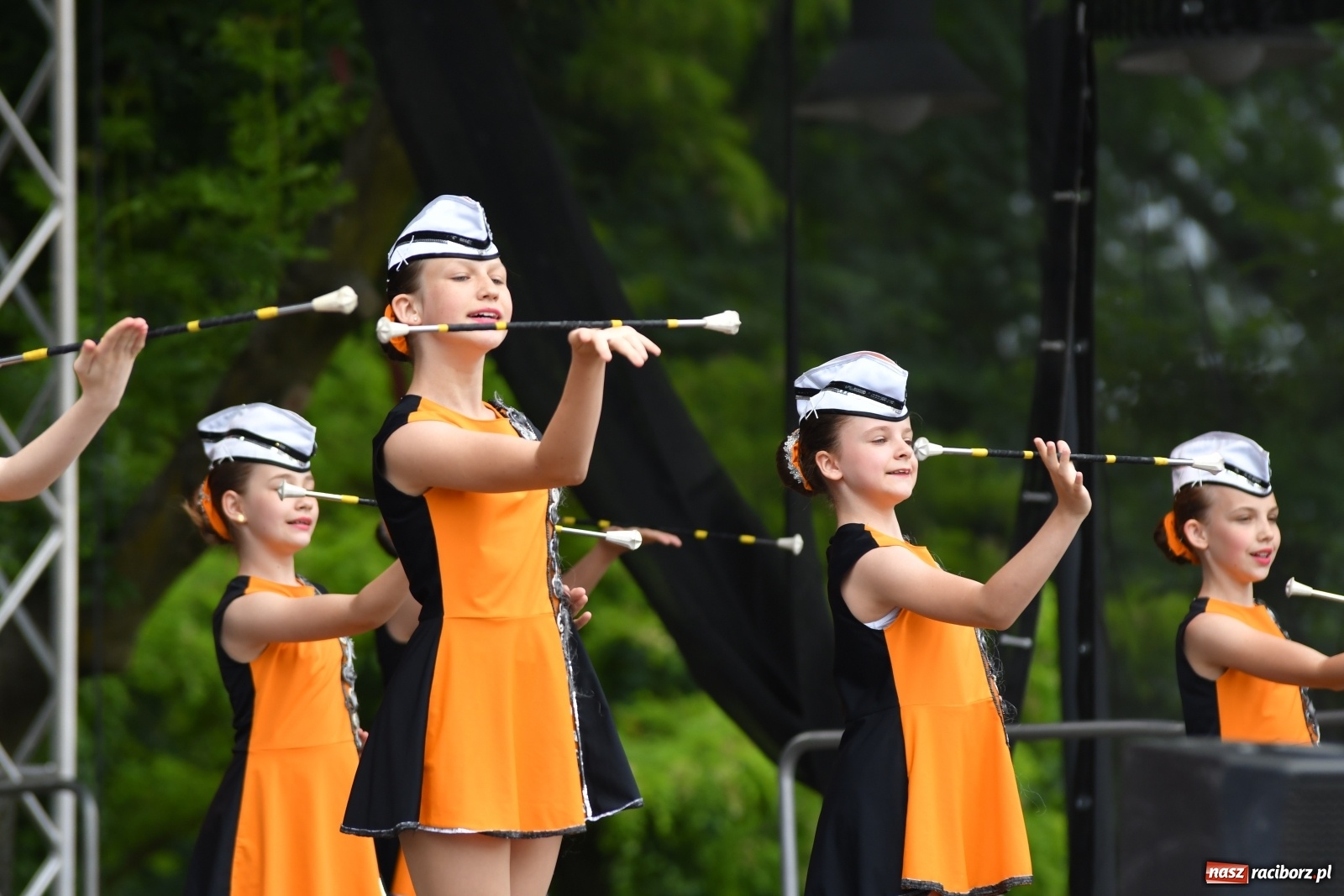 Zdjęcie w galerii na portalu naszraciborz.pl: I Ogólnopolski Mażoretkowy Zawrót Głowy Racibórz 2021 wiadomości z regionu