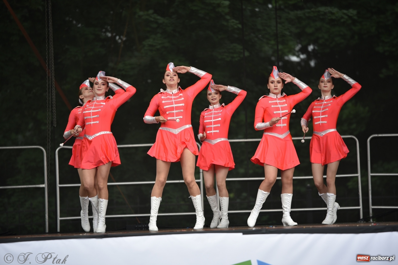 Zdjęcie w galerii na portalu naszraciborz.pl: I Ogólnopolski Mażoretkowy Zawrót Głowy Racibórz 2021 wiadomości z regionu