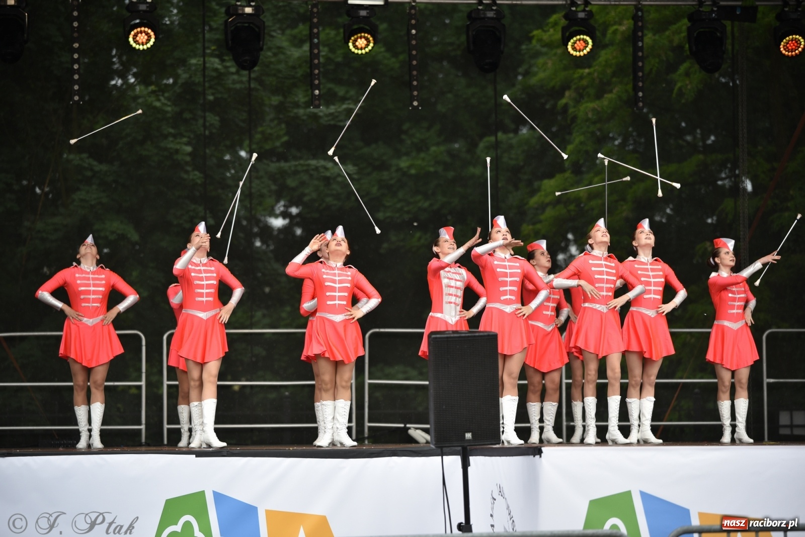 Zdjęcie w galerii na portalu naszraciborz.pl: I Ogólnopolski Mażoretkowy Zawrót Głowy Racibórz 2021 wiadomości z regionu