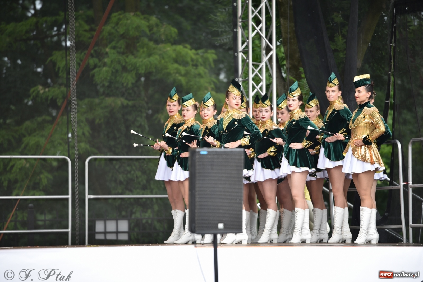 Zdjęcie w galerii na portalu naszraciborz.pl: I Ogólnopolski Mażoretkowy Zawrót Głowy Racibórz 2021 wiadomości z regionu