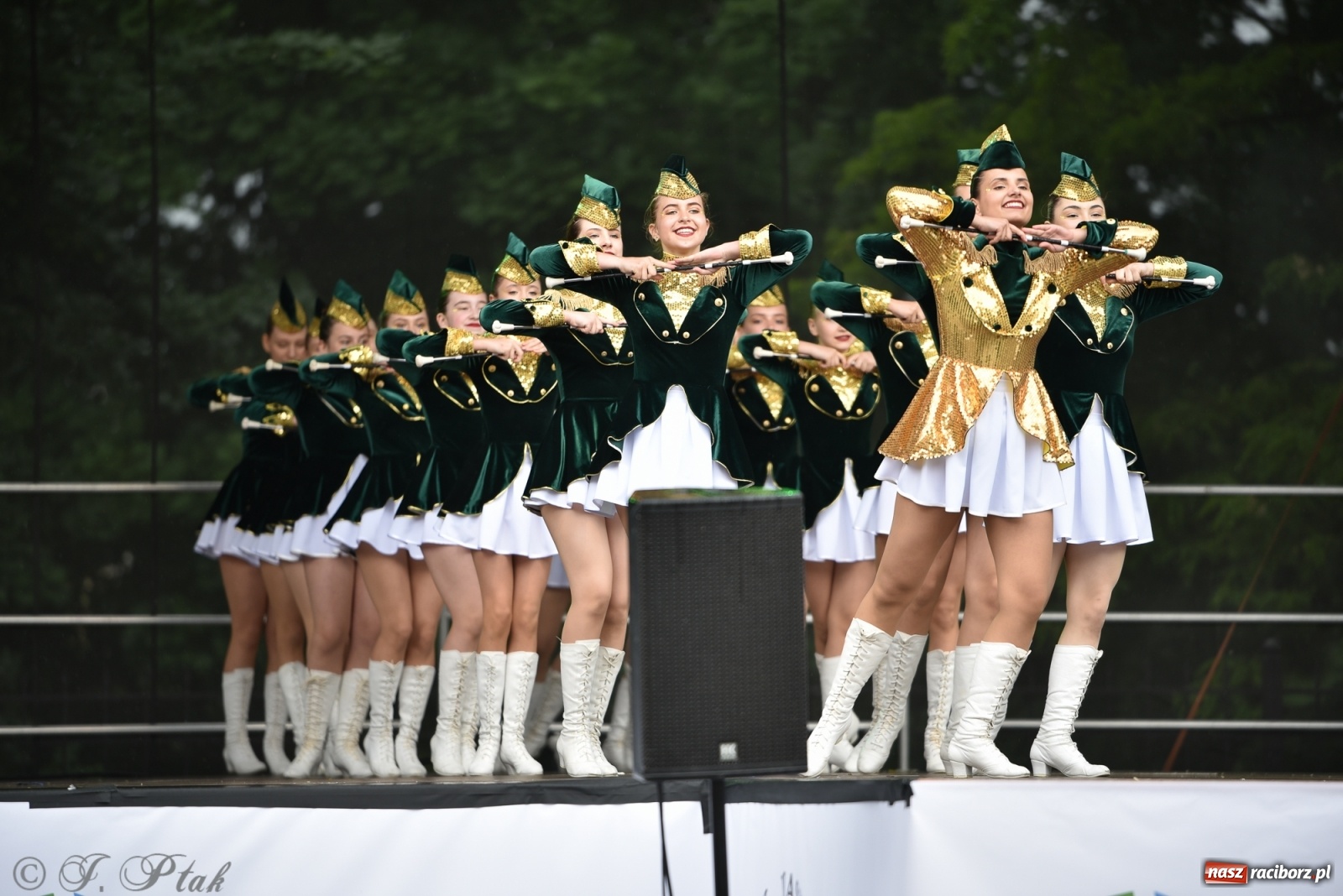 Zdjęcie w galerii na portalu naszraciborz.pl: I Ogólnopolski Mażoretkowy Zawrót Głowy Racibórz 2021 wiadomości z regionu