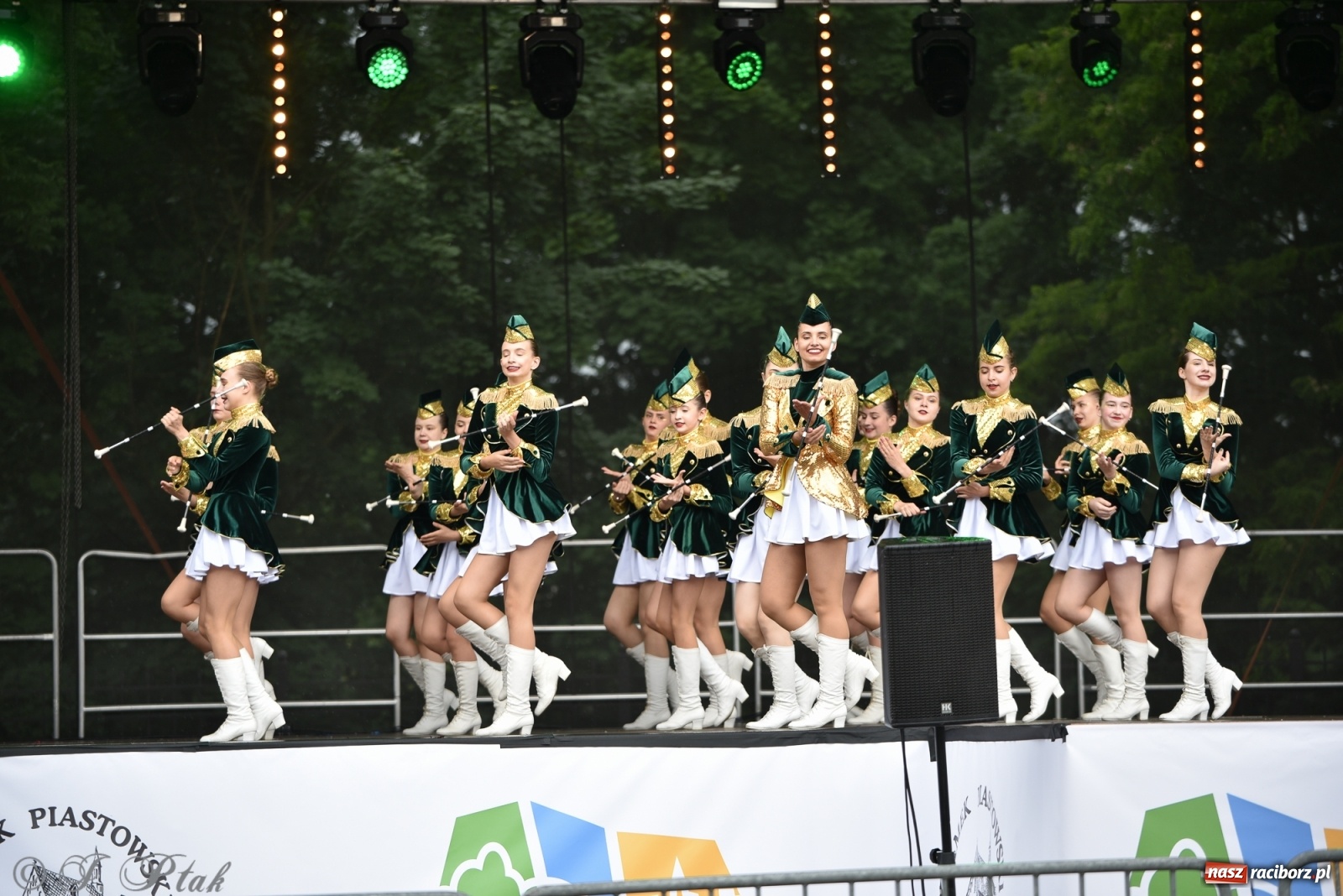 Zdjęcie w galerii na portalu naszraciborz.pl: I Ogólnopolski Mażoretkowy Zawrót Głowy Racibórz 2021 wiadomości z regionu