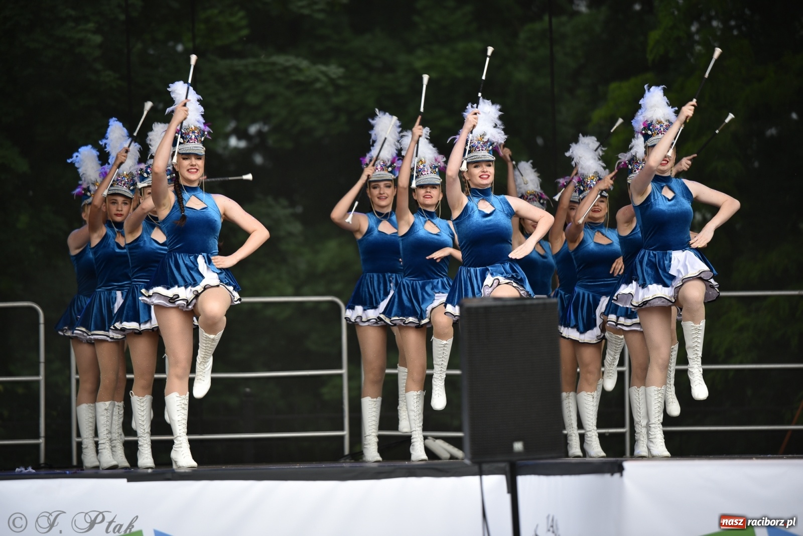 Zdjęcie w galerii na portalu naszraciborz.pl: I Ogólnopolski Mażoretkowy Zawrót Głowy Racibórz 2021 wiadomości z regionu