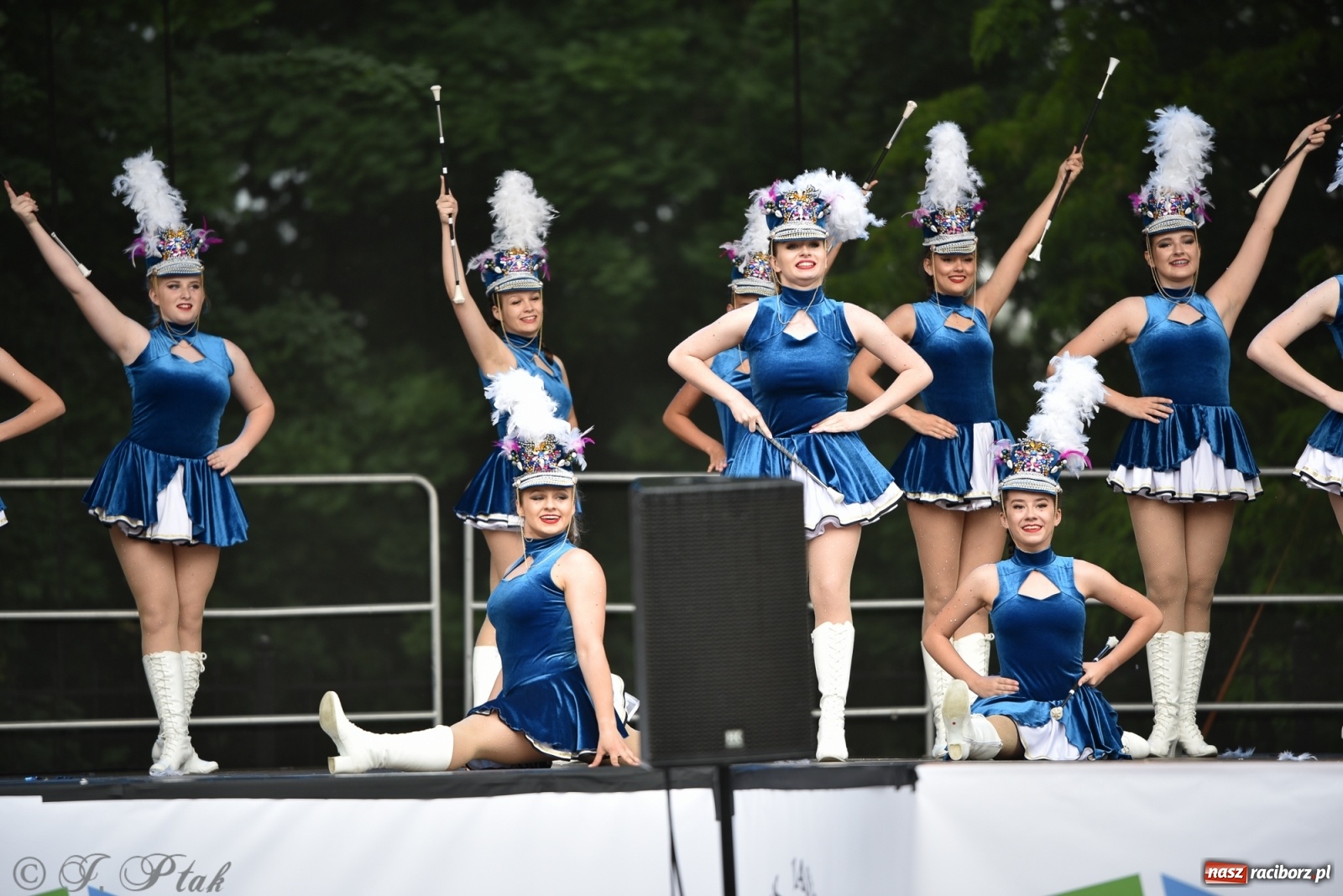 Zdjęcie w galerii na portalu naszraciborz.pl: I Ogólnopolski Mażoretkowy Zawrót Głowy Racibórz 2021 wiadomości z regionu