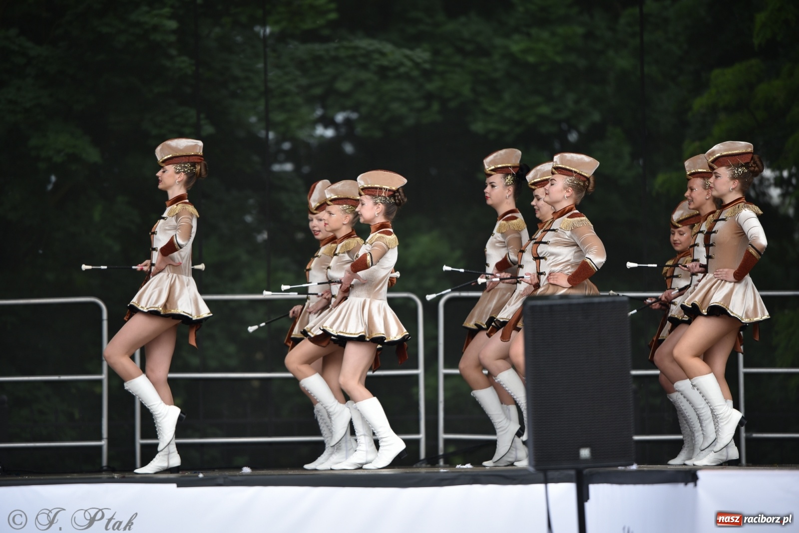 Zdjęcie w galerii na portalu naszraciborz.pl: I Ogólnopolski Mażoretkowy Zawrót Głowy Racibórz 2021 wiadomości z regionu