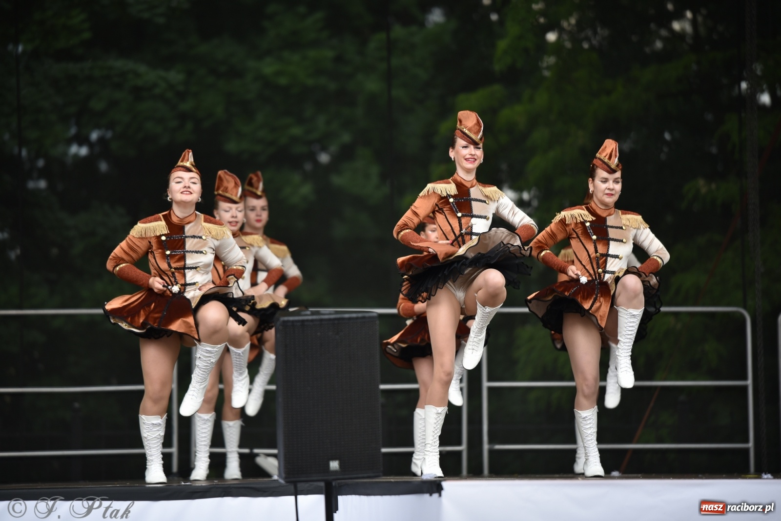 Zdjęcie w galerii na portalu naszraciborz.pl: I Ogólnopolski Mażoretkowy Zawrót Głowy Racibórz 2021 wiadomości z regionu