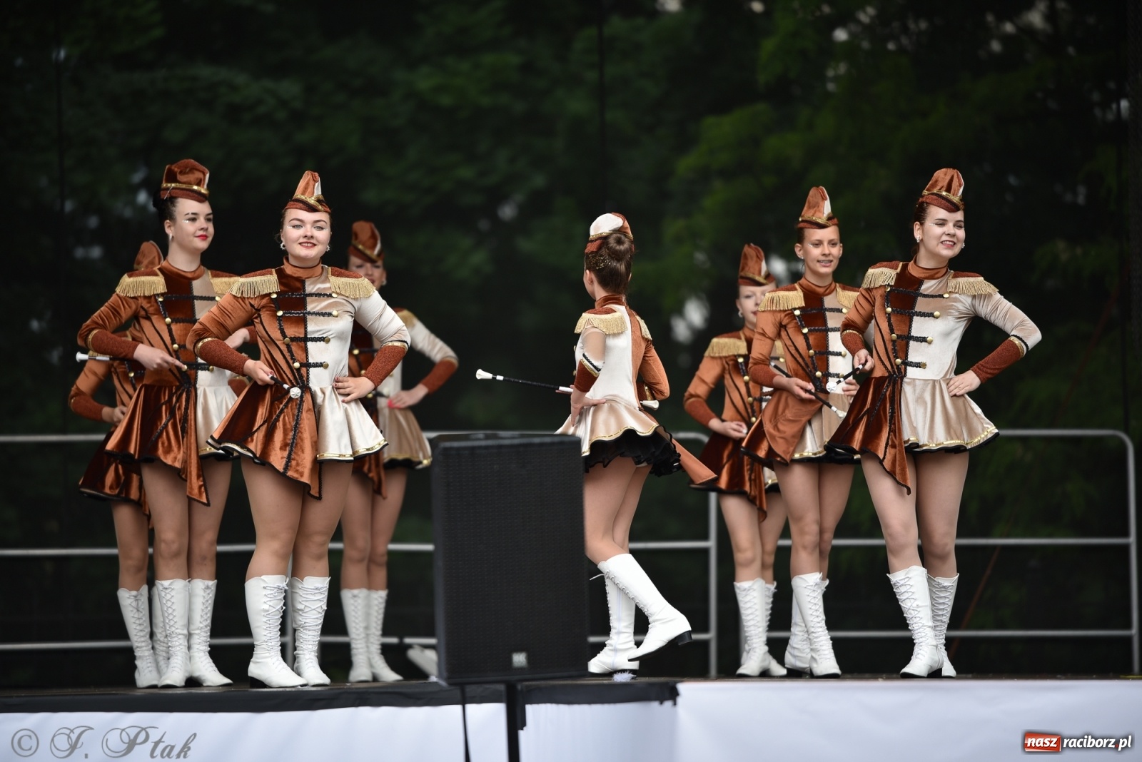 Zdjęcie w galerii na portalu naszraciborz.pl: I Ogólnopolski Mażoretkowy Zawrót Głowy Racibórz 2021 wiadomości z regionu