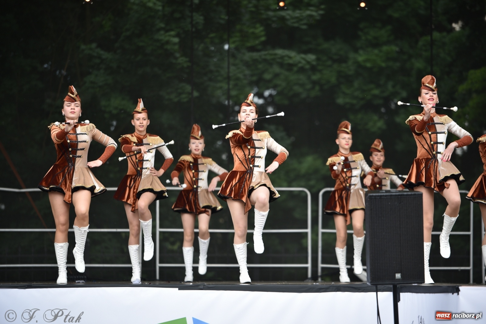 Zdjęcie w galerii na portalu naszraciborz.pl: I Ogólnopolski Mażoretkowy Zawrót Głowy Racibórz 2021 wiadomości z regionu