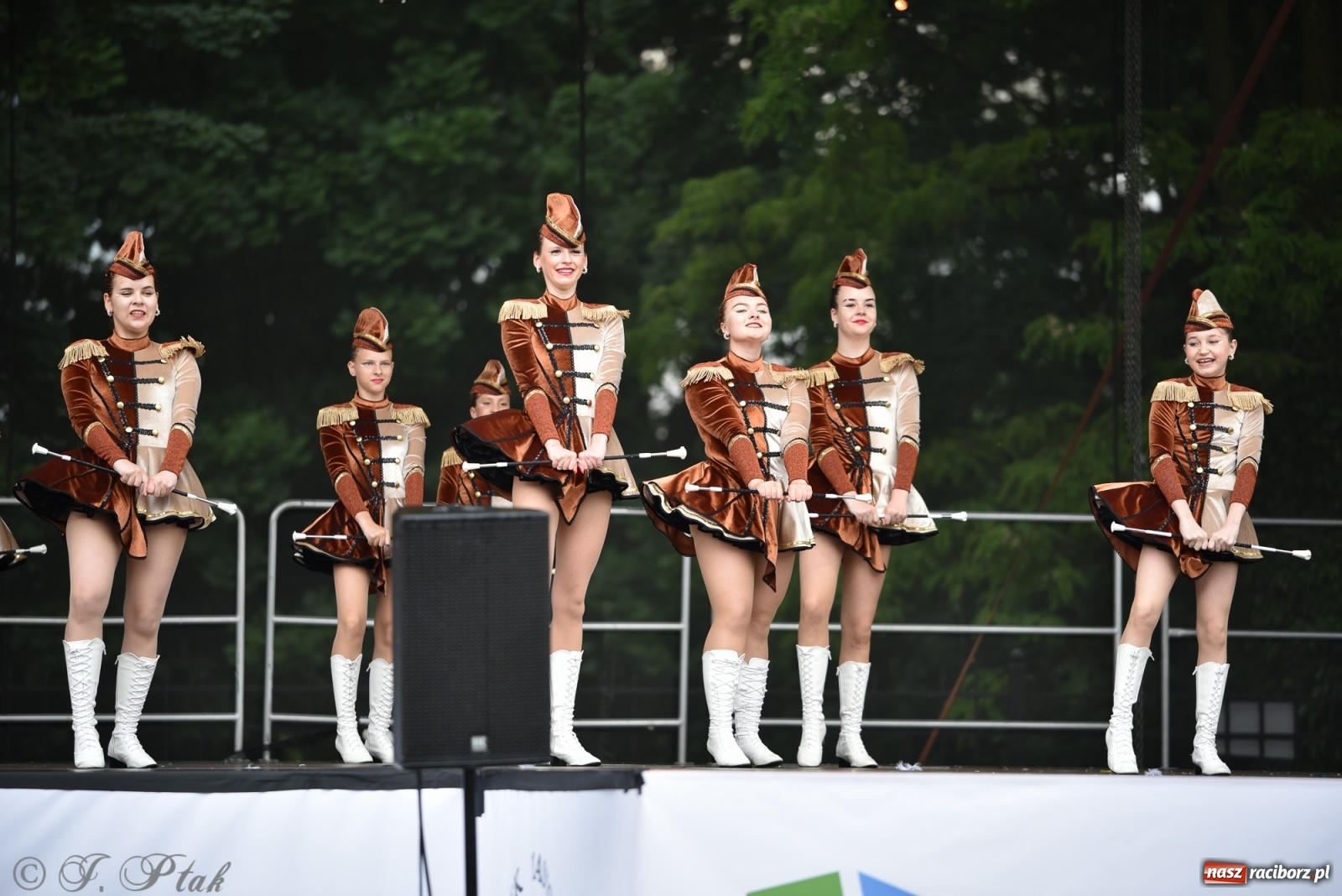 Zdjęcie w galerii na portalu naszraciborz.pl: I Ogólnopolski Mażoretkowy Zawrót Głowy Racibórz 2021 wiadomości z regionu