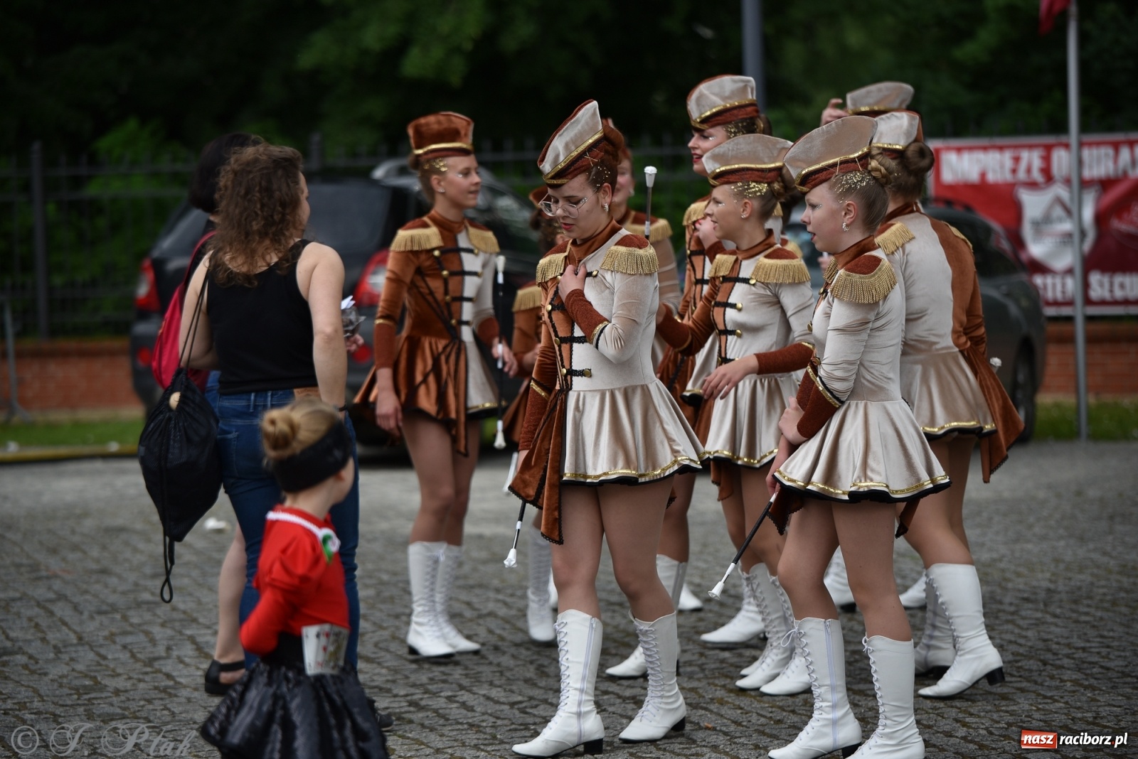 Zdjęcie w galerii na portalu naszraciborz.pl: I Ogólnopolski Mażoretkowy Zawrót Głowy Racibórz 2021 wiadomości z regionu