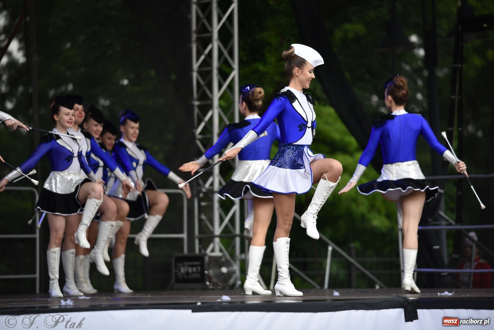 Zdjęcie w galerii na portalu naszraciborz.pl: I Ogólnopolski Mażoretkowy Zawrót Głowy Racibórz 2021 wiadomości z regionu