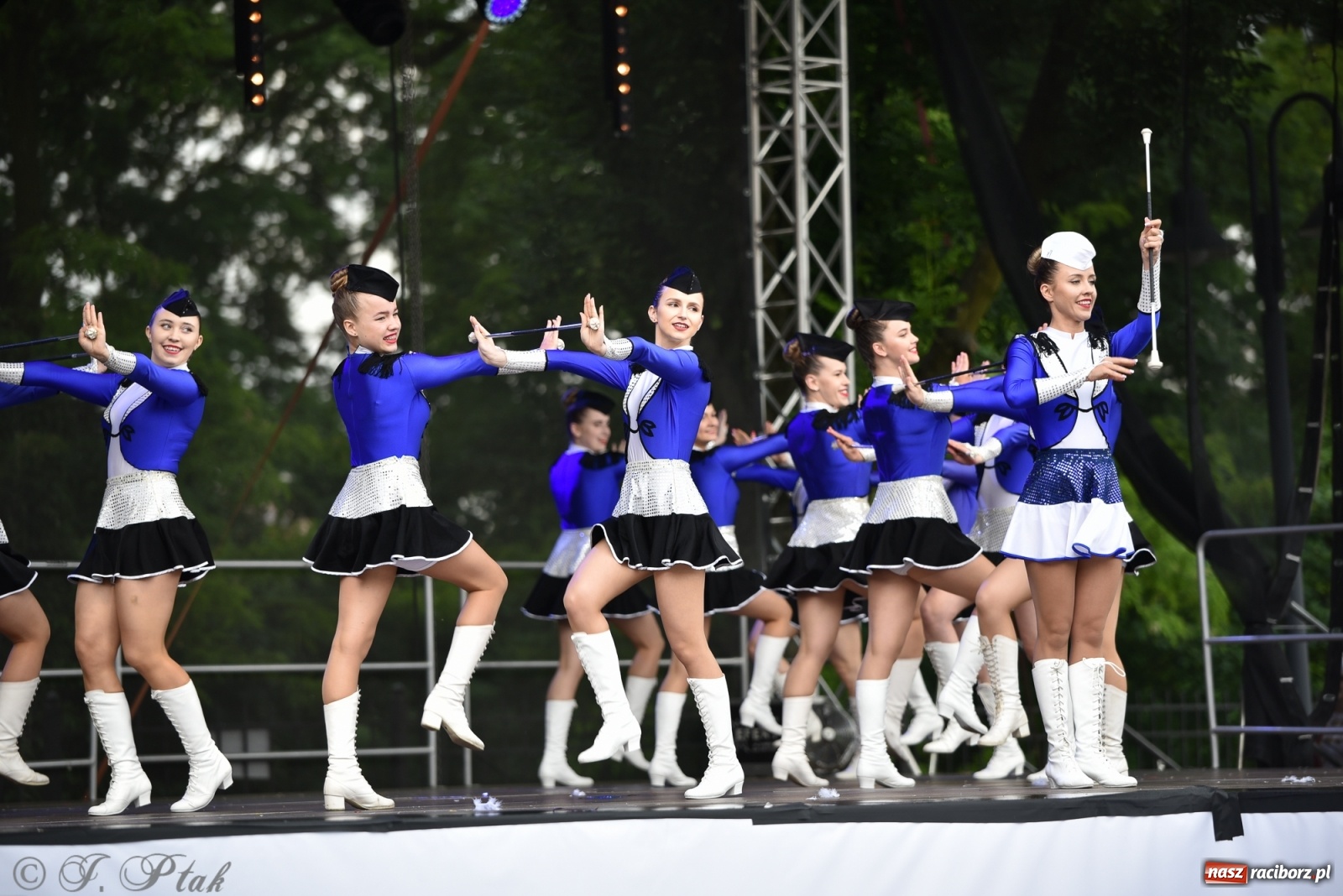 Zdjęcie w galerii na portalu naszraciborz.pl: I Ogólnopolski Mażoretkowy Zawrót Głowy Racibórz 2021 wiadomości z regionu