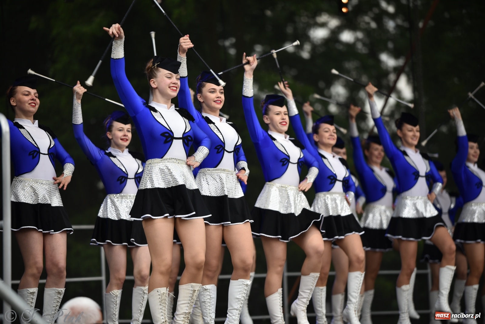 Zdjęcie w galerii na portalu naszraciborz.pl: I Ogólnopolski Mażoretkowy Zawrót Głowy Racibórz 2021 wiadomości z regionu