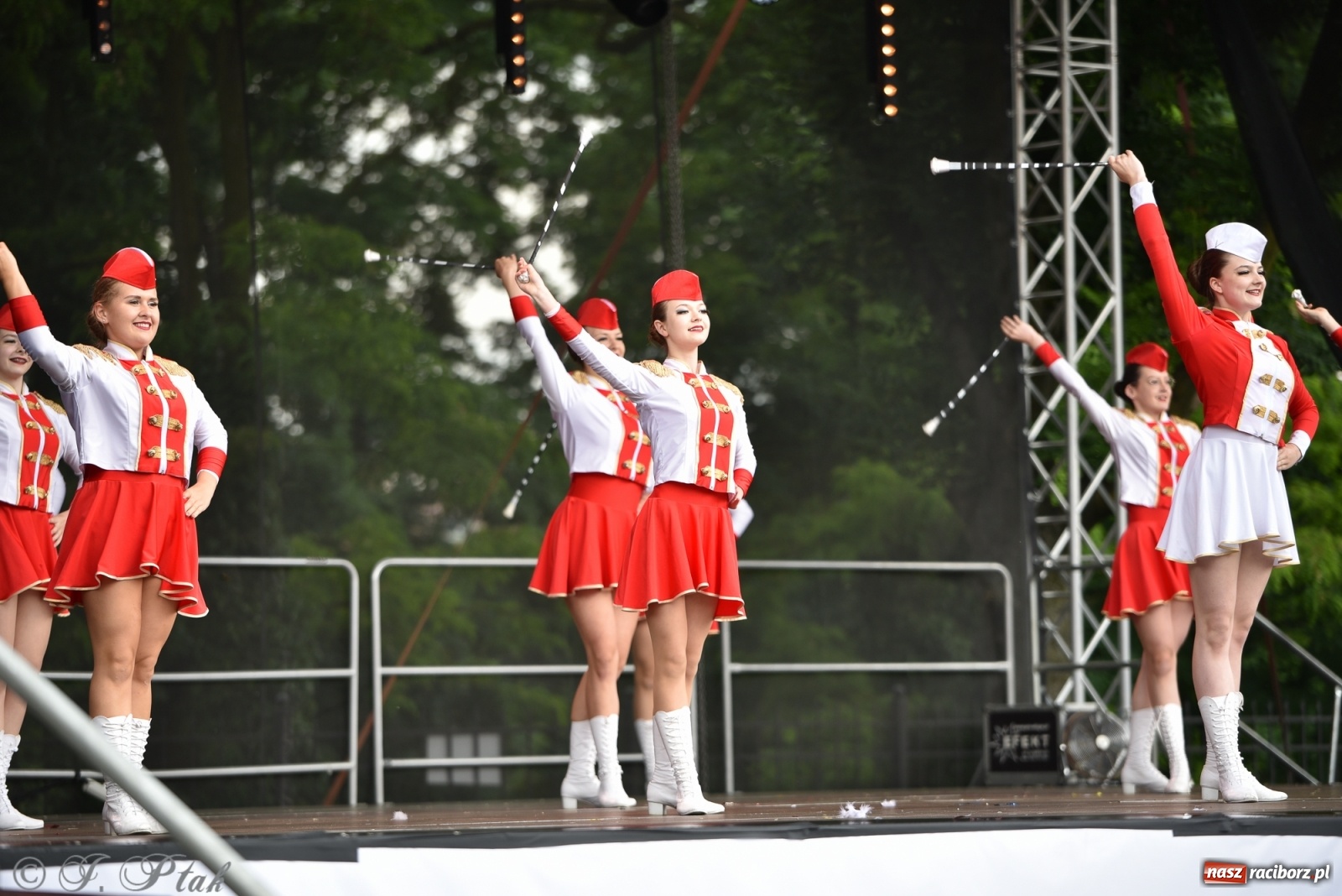 Zdjęcie w galerii na portalu naszraciborz.pl: I Ogólnopolski Mażoretkowy Zawrót Głowy Racibórz 2021 wiadomości z regionu