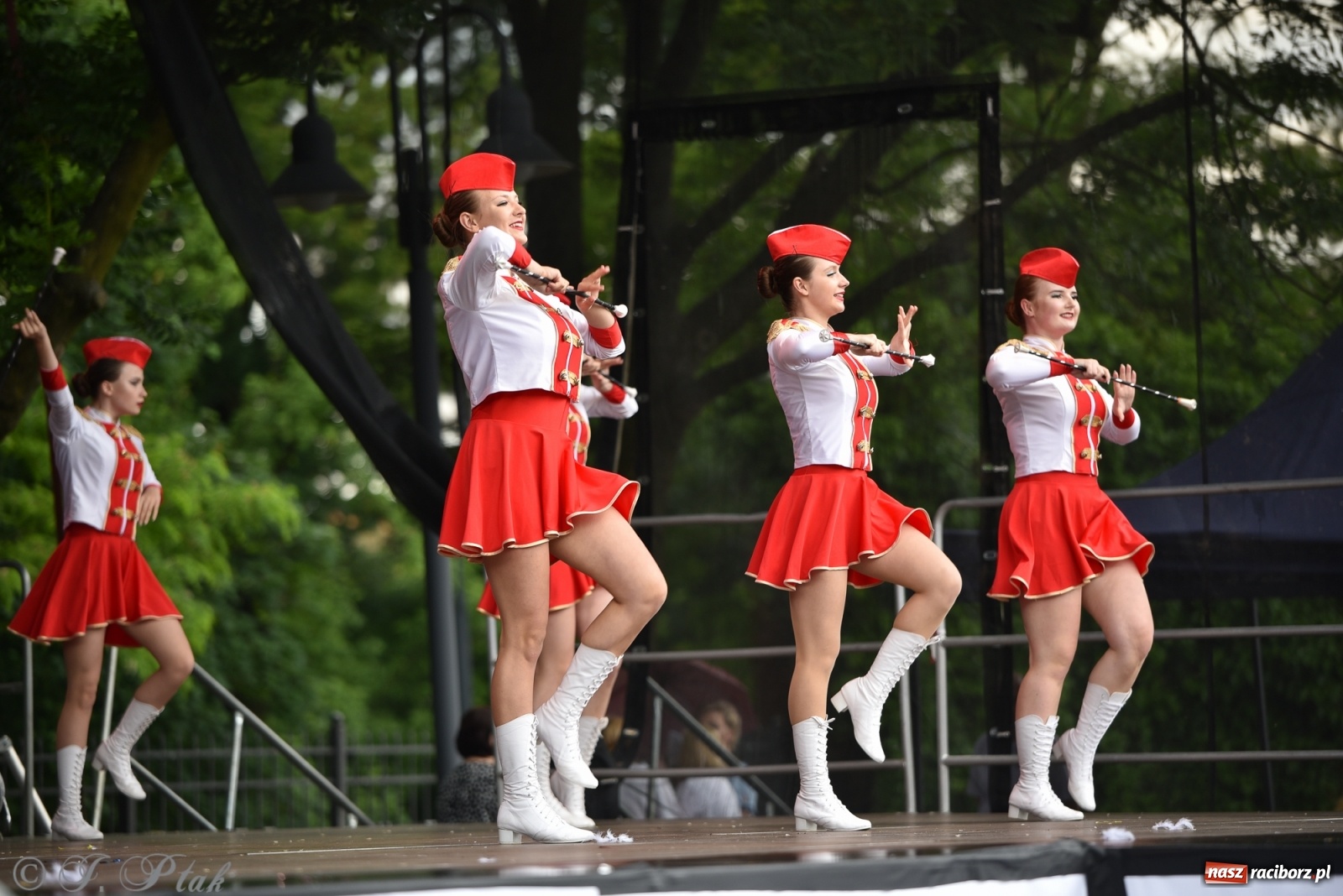 Zdjęcie w galerii na portalu naszraciborz.pl: I Ogólnopolski Mażoretkowy Zawrót Głowy Racibórz 2021 wiadomości z regionu