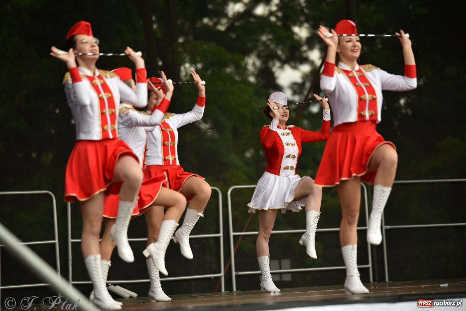 Zdjęcie w galerii na portalu naszraciborz.pl: I Ogólnopolski Mażoretkowy Zawrót Głowy Racibórz 2021 wiadomości z regionu