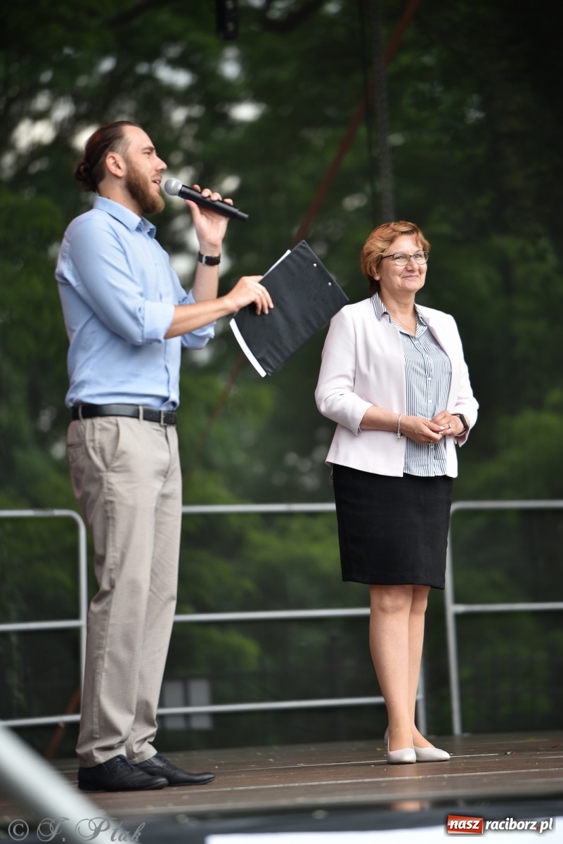 Zdjęcie w galerii na portalu naszraciborz.pl: I Ogólnopolski Mażoretkowy Zawrót Głowy Racibórz 2021 wiadomości z regionu
