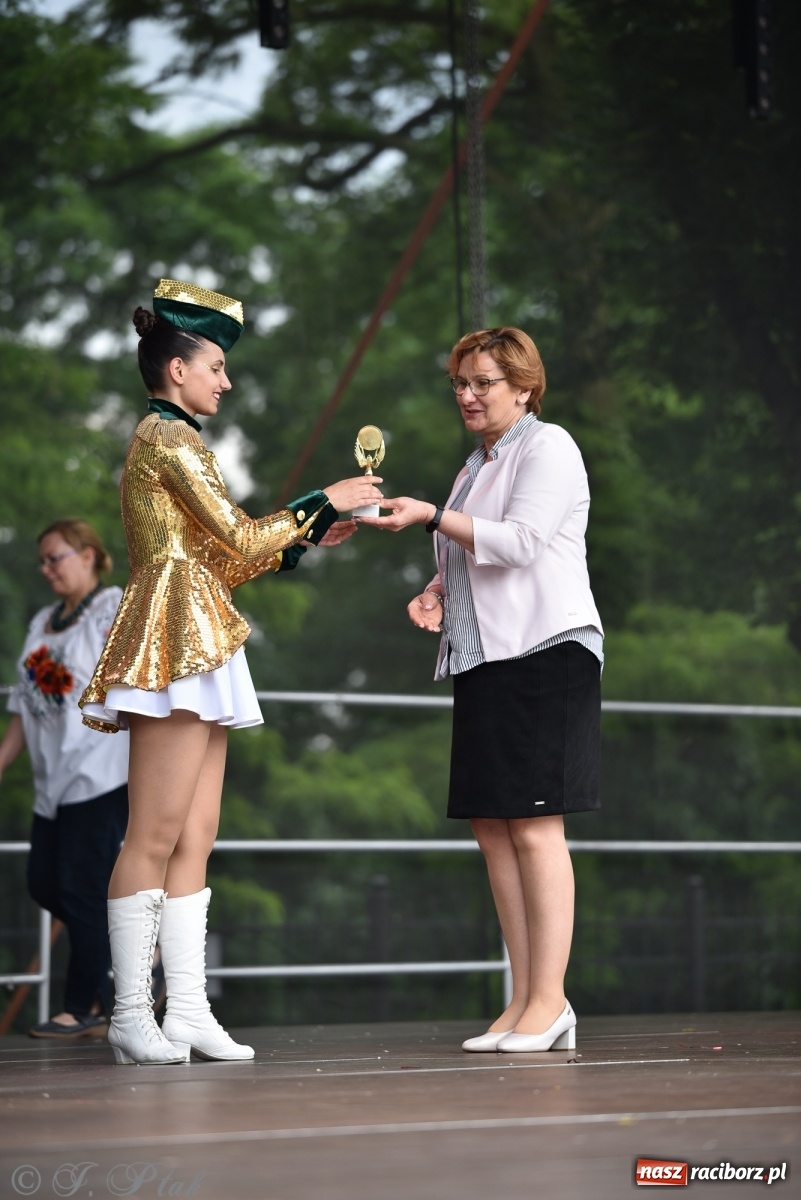 Zdjęcie w galerii na portalu naszraciborz.pl: I Ogólnopolski Mażoretkowy Zawrót Głowy Racibórz 2021 wiadomości z regionu