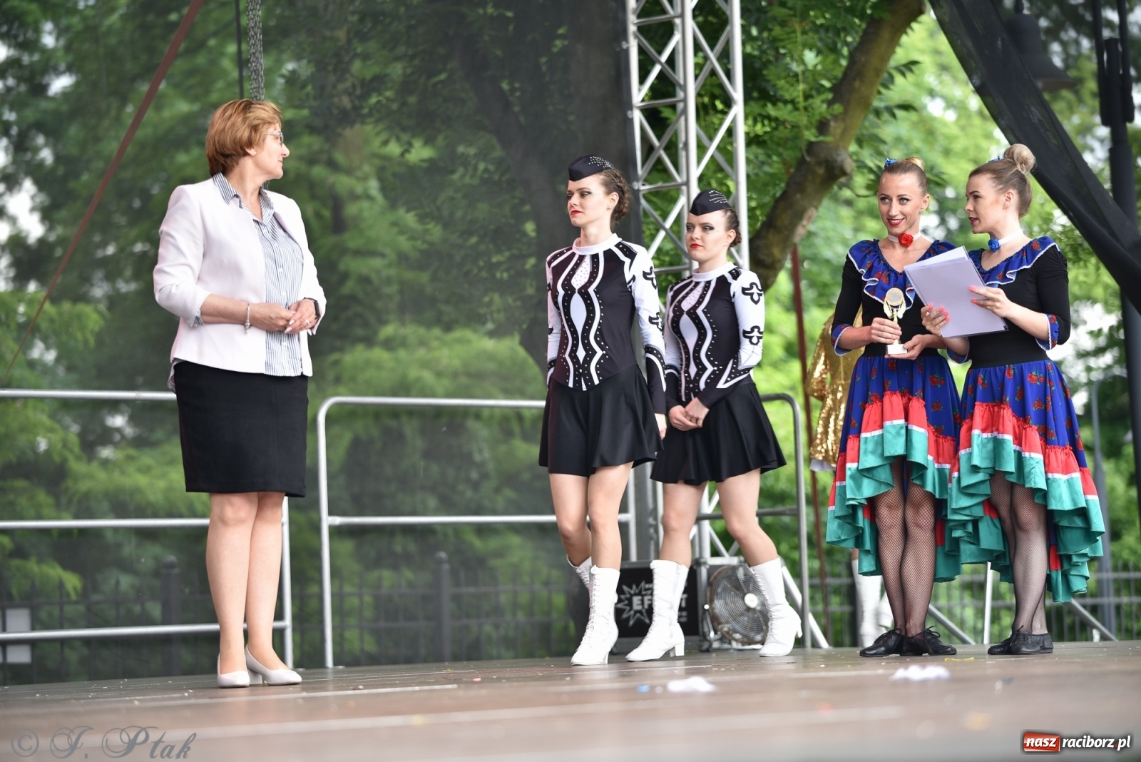 Zdjęcie w galerii na portalu naszraciborz.pl: I Ogólnopolski Mażoretkowy Zawrót Głowy Racibórz 2021 wiadomości z regionu