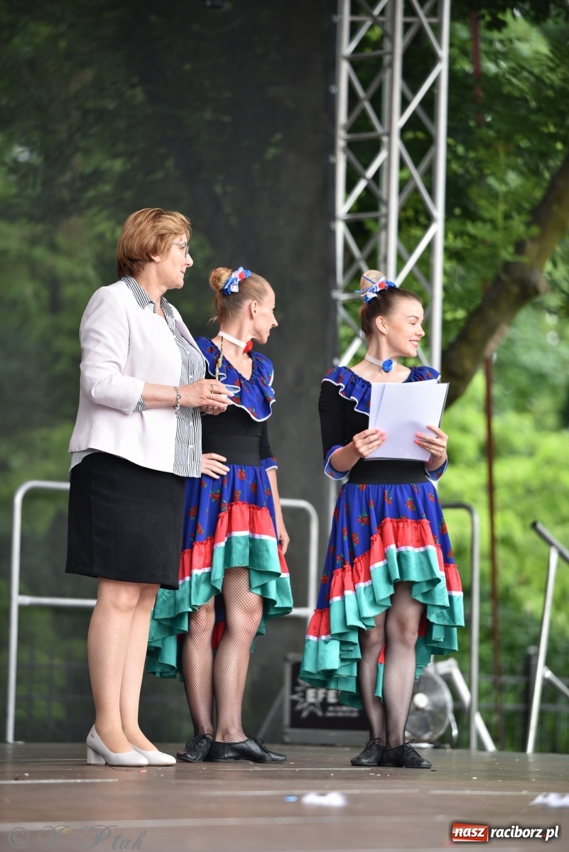 Zdjęcie w galerii na portalu naszraciborz.pl: I Ogólnopolski Mażoretkowy Zawrót Głowy Racibórz 2021 wiadomości z regionu