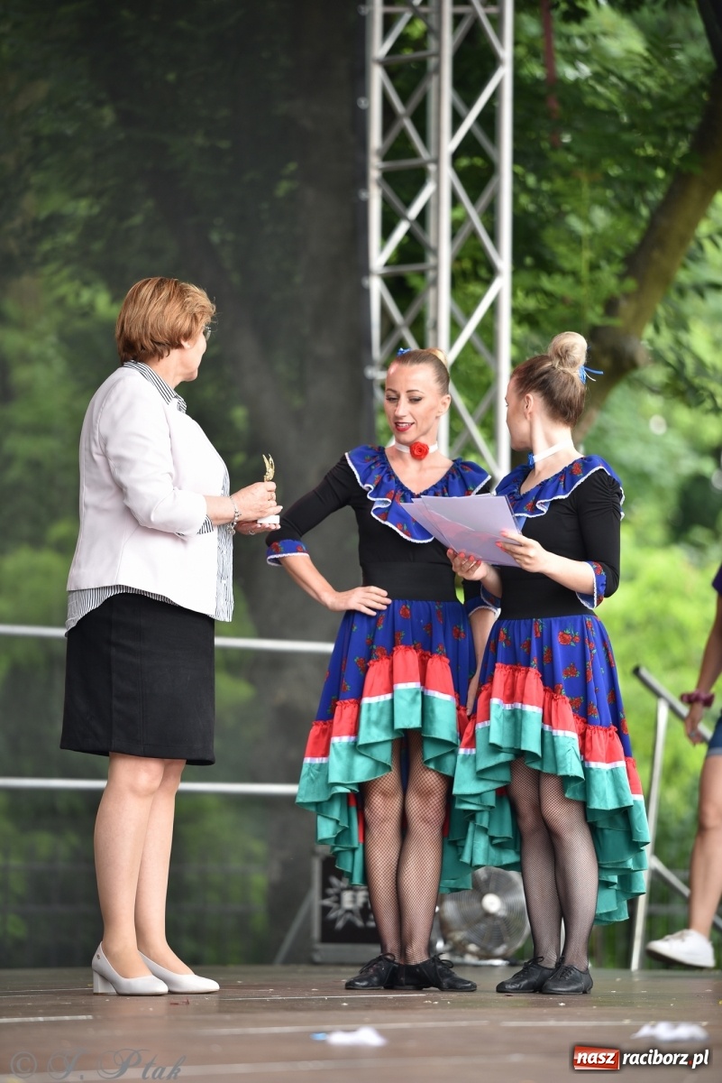 Zdjęcie w galerii na portalu naszraciborz.pl: I Ogólnopolski Mażoretkowy Zawrót Głowy Racibórz 2021 wiadomości z regionu