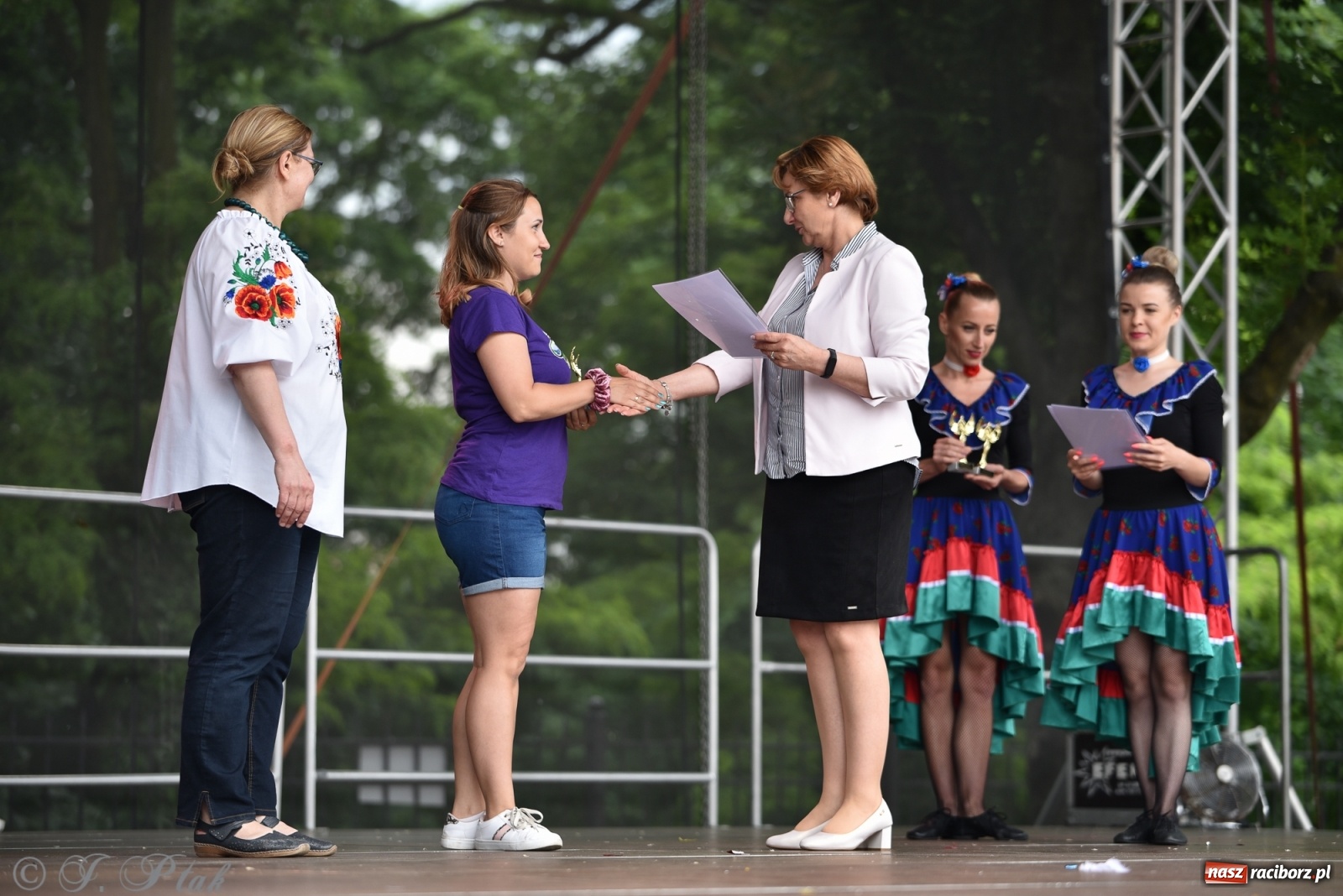 Zdjęcie w galerii na portalu naszraciborz.pl: I Ogólnopolski Mażoretkowy Zawrót Głowy Racibórz 2021 wiadomości z regionu