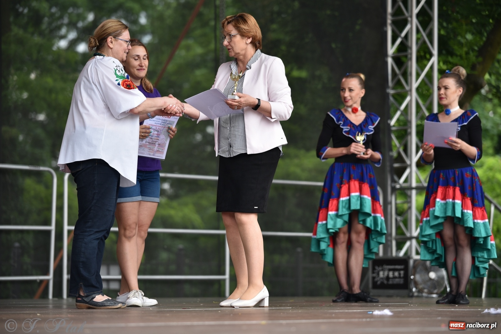 Zdjęcie w galerii na portalu naszraciborz.pl: I Ogólnopolski Mażoretkowy Zawrót Głowy Racibórz 2021 wiadomości z regionu