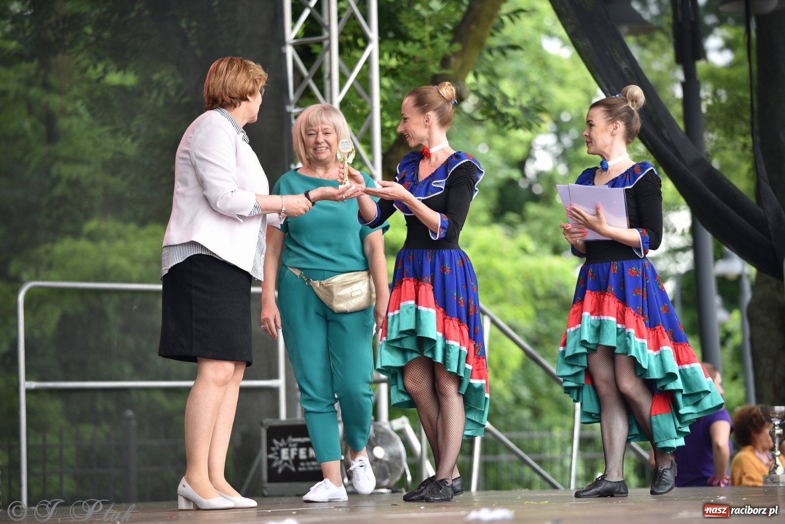 Zdjęcie w galerii na portalu naszraciborz.pl: I Ogólnopolski Mażoretkowy Zawrót Głowy Racibórz 2021 wiadomości z regionu