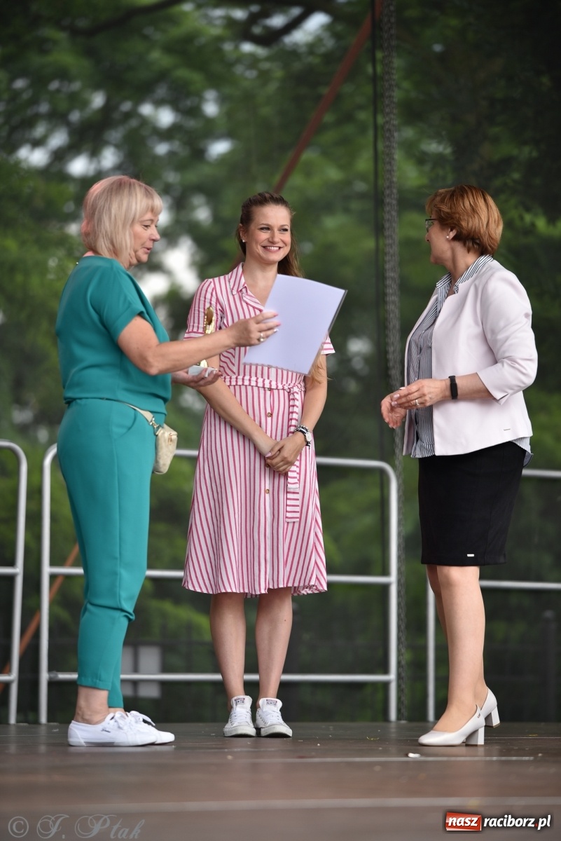 Zdjęcie w galerii na portalu naszraciborz.pl: I Ogólnopolski Mażoretkowy Zawrót Głowy Racibórz 2021 wiadomości z regionu