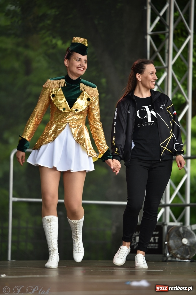 Zdjęcie w galerii na portalu naszraciborz.pl: I Ogólnopolski Mażoretkowy Zawrót Głowy Racibórz 2021 wiadomości z regionu