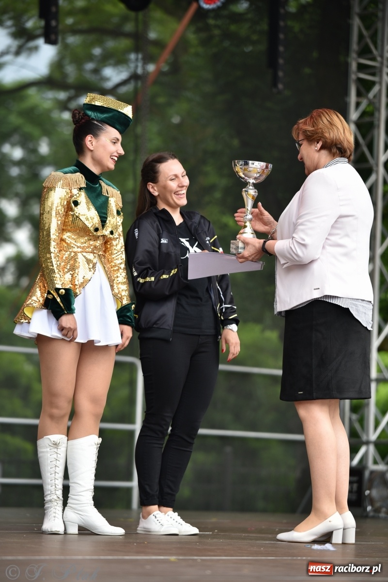 Zdjęcie w galerii na portalu naszraciborz.pl: I Ogólnopolski Mażoretkowy Zawrót Głowy Racibórz 2021 wiadomości z regionu