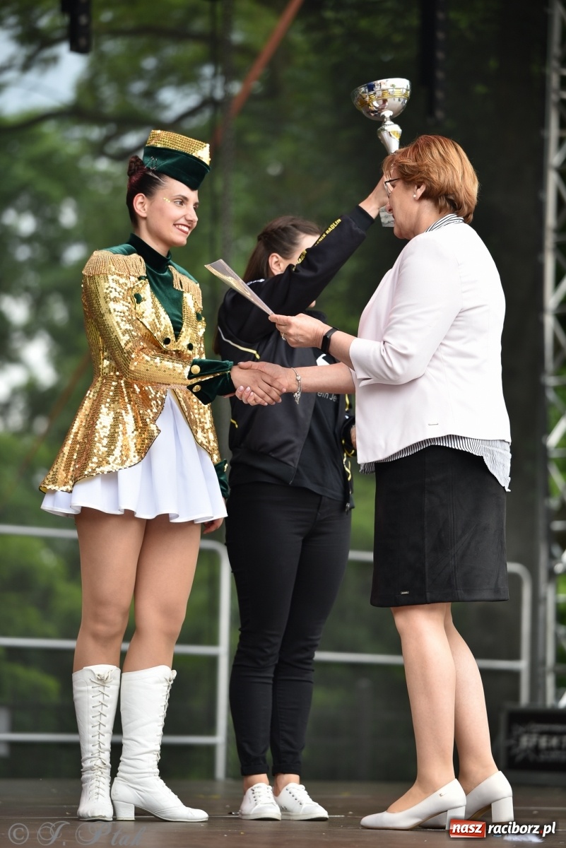 Zdjęcie w galerii na portalu naszraciborz.pl: I Ogólnopolski Mażoretkowy Zawrót Głowy Racibórz 2021 wiadomości z regionu