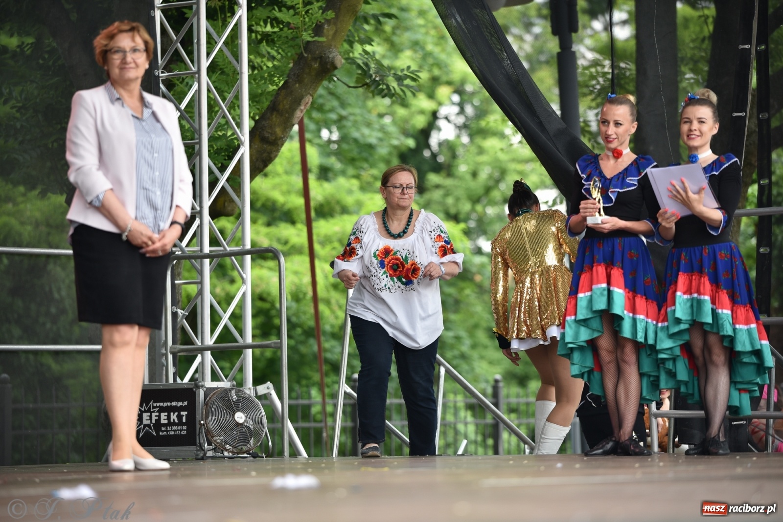 Zdjęcie w galerii na portalu naszraciborz.pl: I Ogólnopolski Mażoretkowy Zawrót Głowy Racibórz 2021 wiadomości z regionu