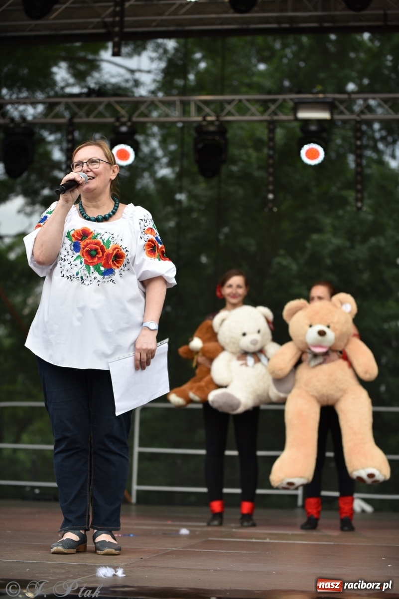 Zdjęcie w galerii na portalu naszraciborz.pl: I Ogólnopolski Mażoretkowy Zawrót Głowy Racibórz 2021 wiadomości z regionu