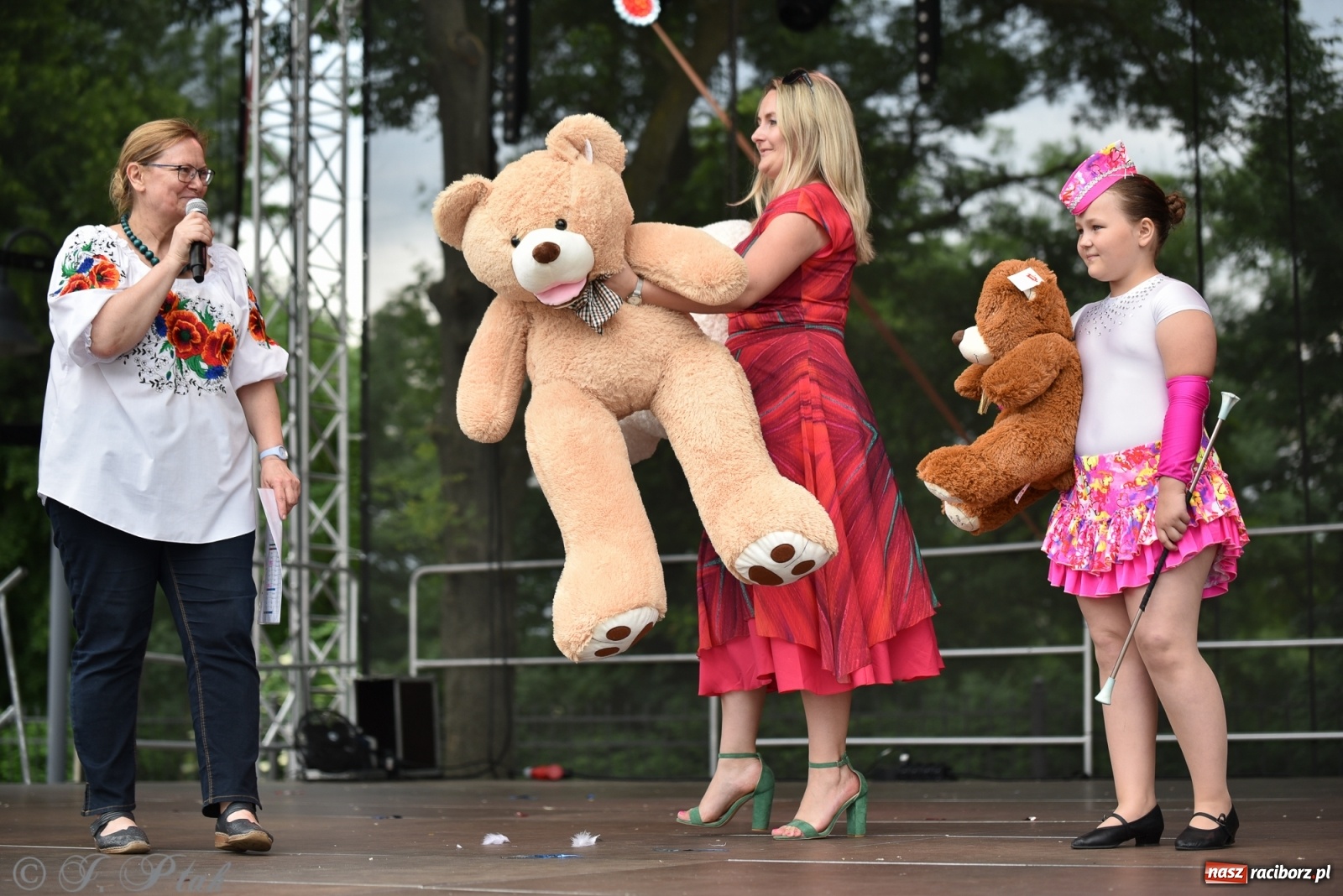 Zdjęcie w galerii na portalu naszraciborz.pl: I Ogólnopolski Mażoretkowy Zawrót Głowy Racibórz 2021 wiadomości z regionu