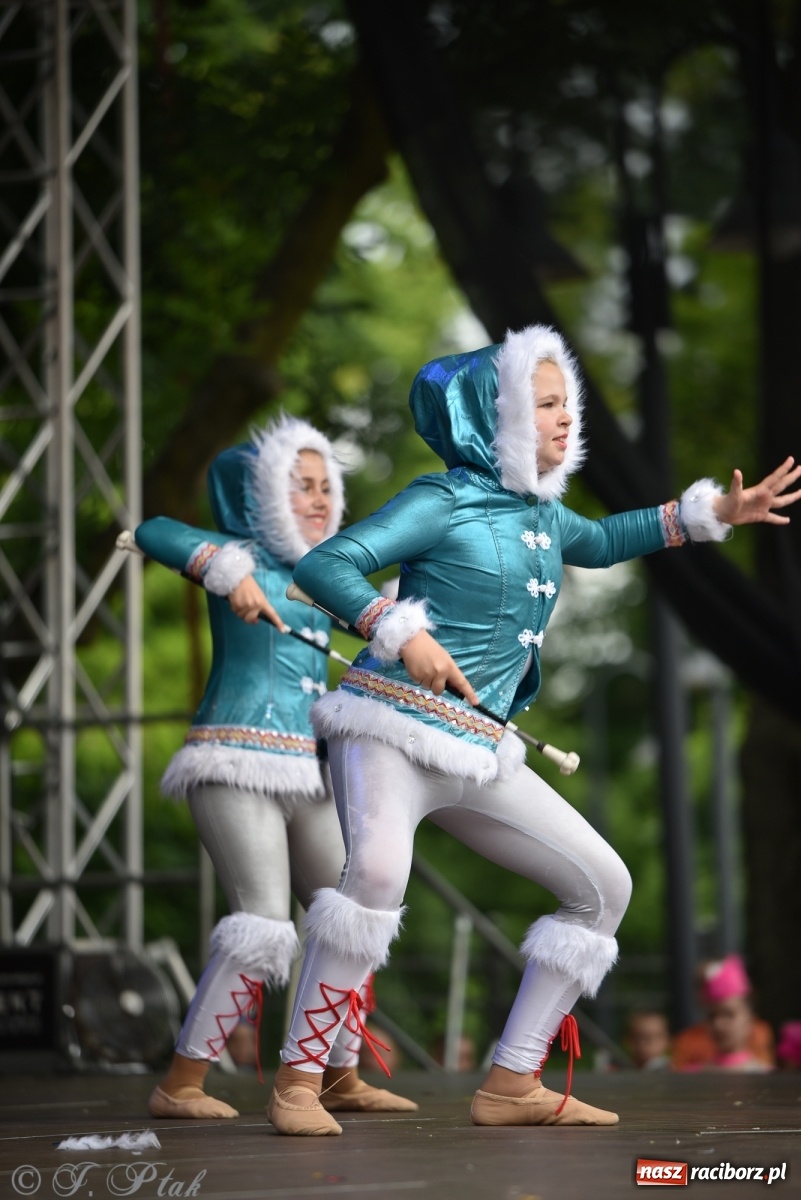 Zdjęcie w galerii na portalu naszraciborz.pl: I Ogólnopolski Mażoretkowy Zawrót Głowy Racibórz 2021 wiadomości z regionu