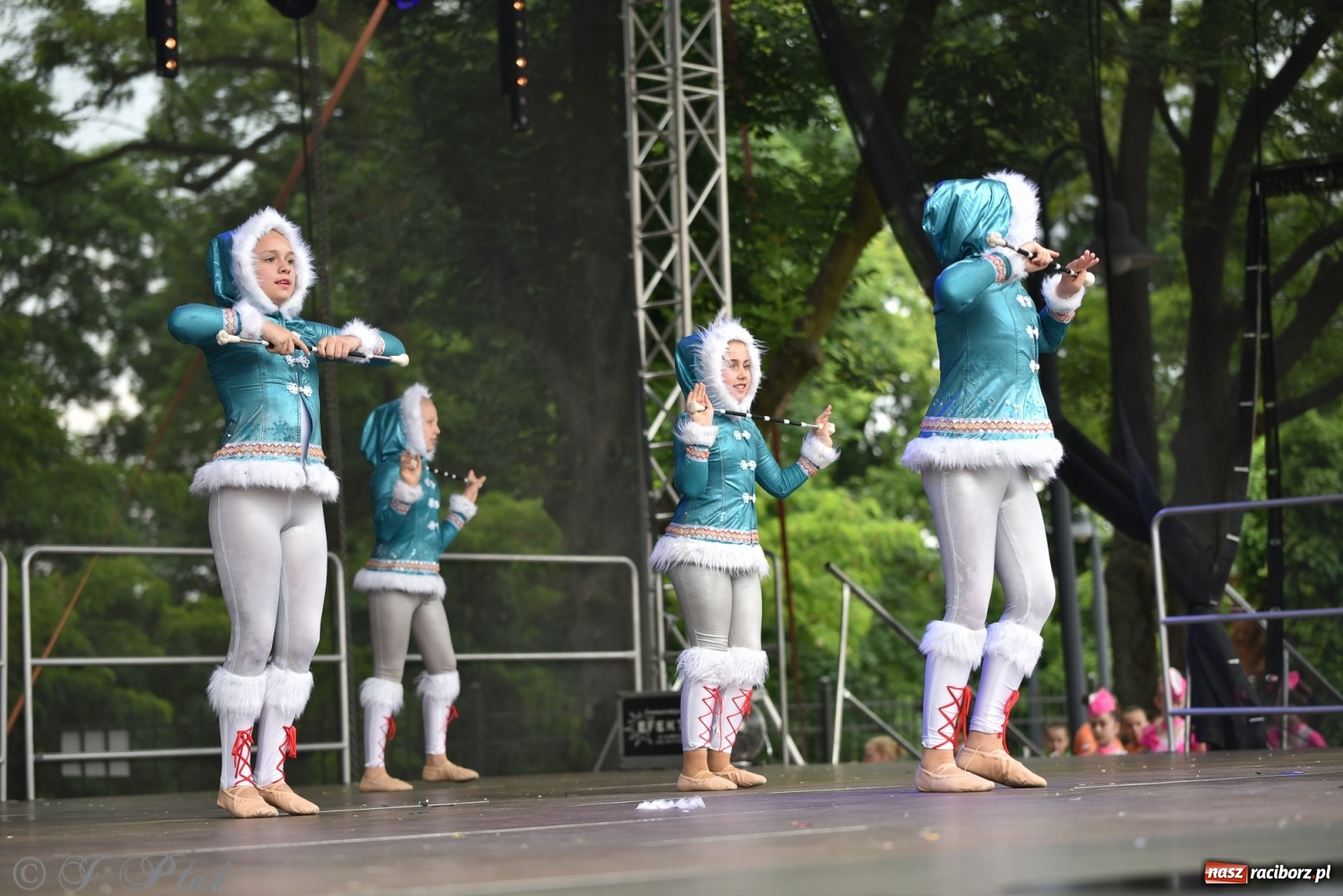 Zdjęcie w galerii na portalu naszraciborz.pl: I Ogólnopolski Mażoretkowy Zawrót Głowy Racibórz 2021 wiadomości z regionu