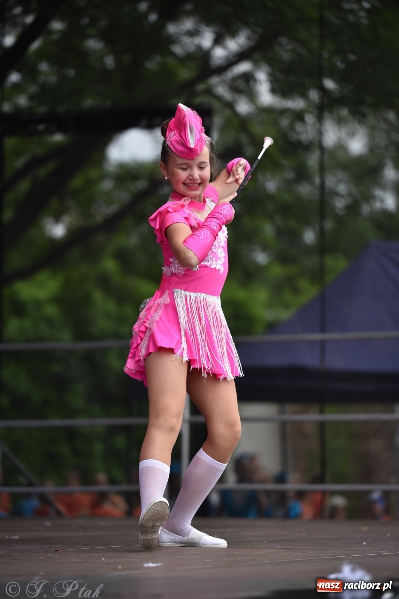 Zdjęcie w galerii na portalu naszraciborz.pl: I Ogólnopolski Mażoretkowy Zawrót Głowy Racibórz 2021 wiadomości z regionu