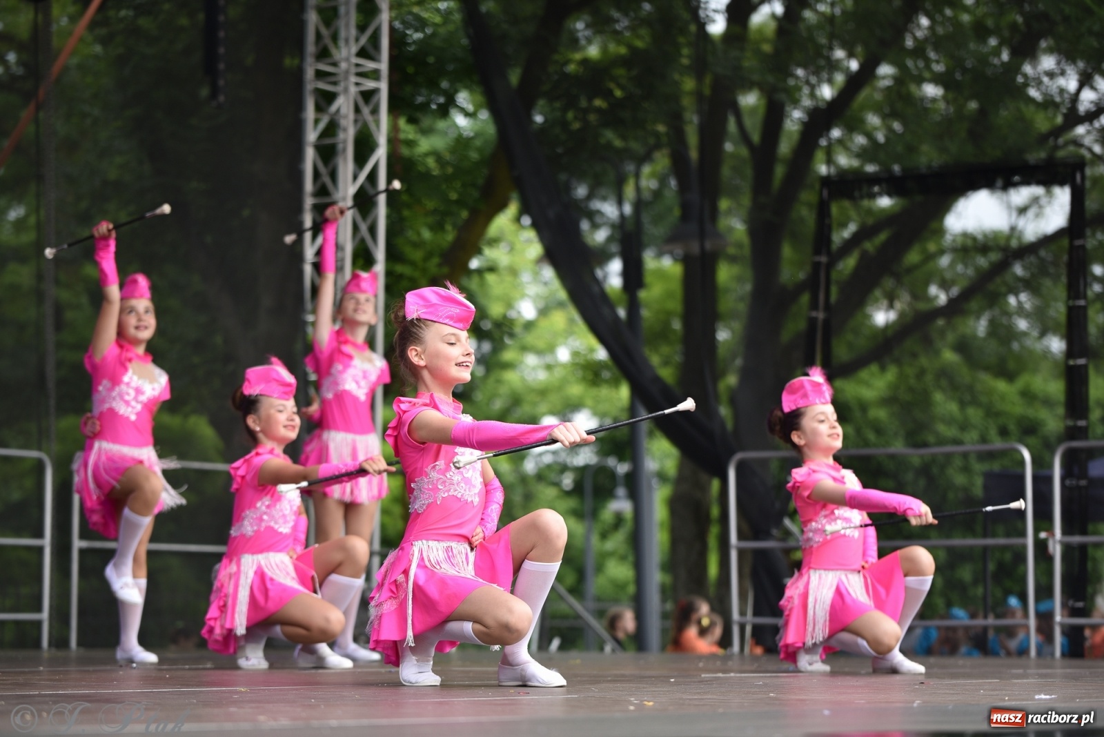 Zdjęcie w galerii na portalu naszraciborz.pl: I Ogólnopolski Mażoretkowy Zawrót Głowy Racibórz 2021 wiadomości z regionu