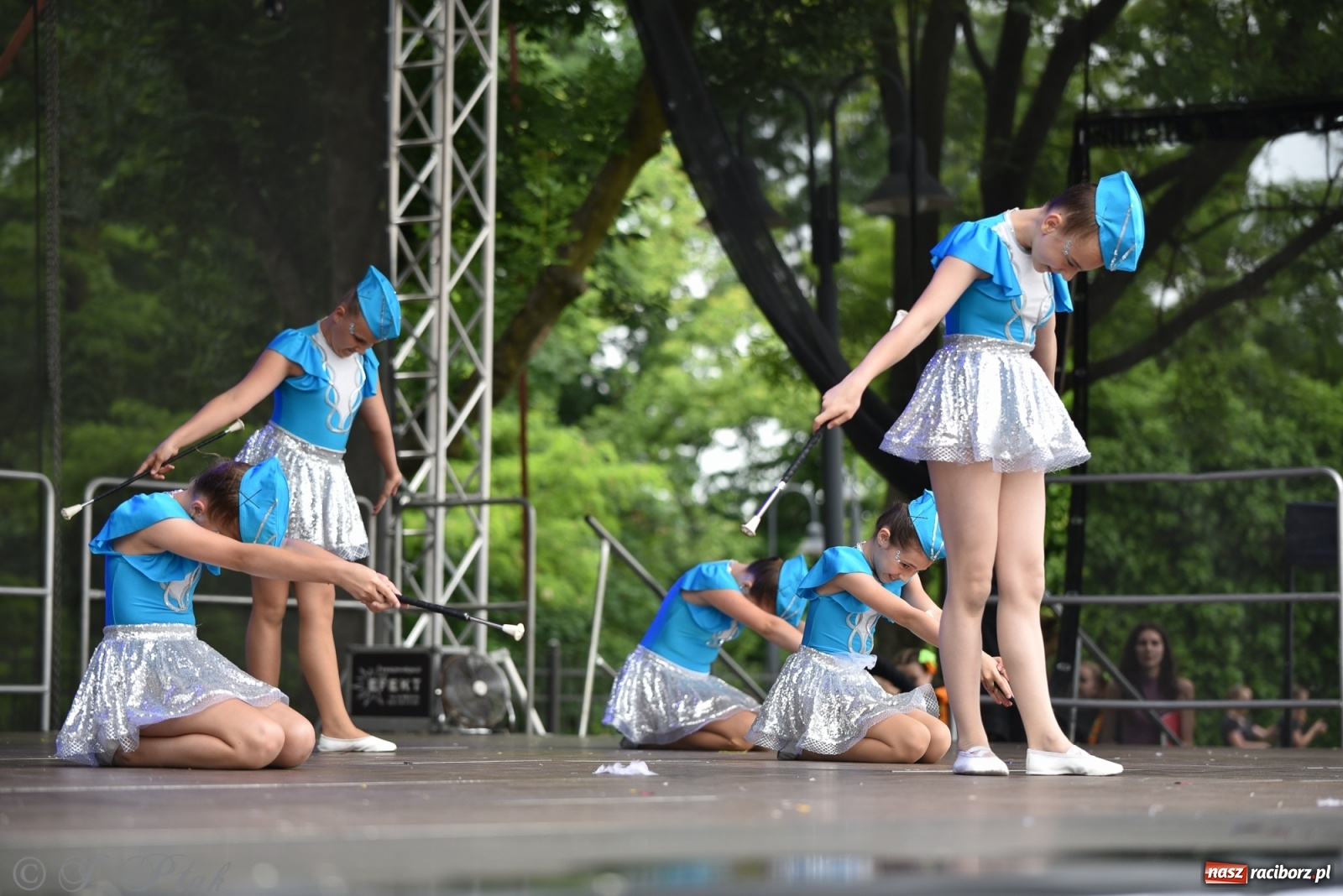 Zdjęcie w galerii na portalu naszraciborz.pl: I Ogólnopolski Mażoretkowy Zawrót Głowy Racibórz 2021 wiadomości z regionu