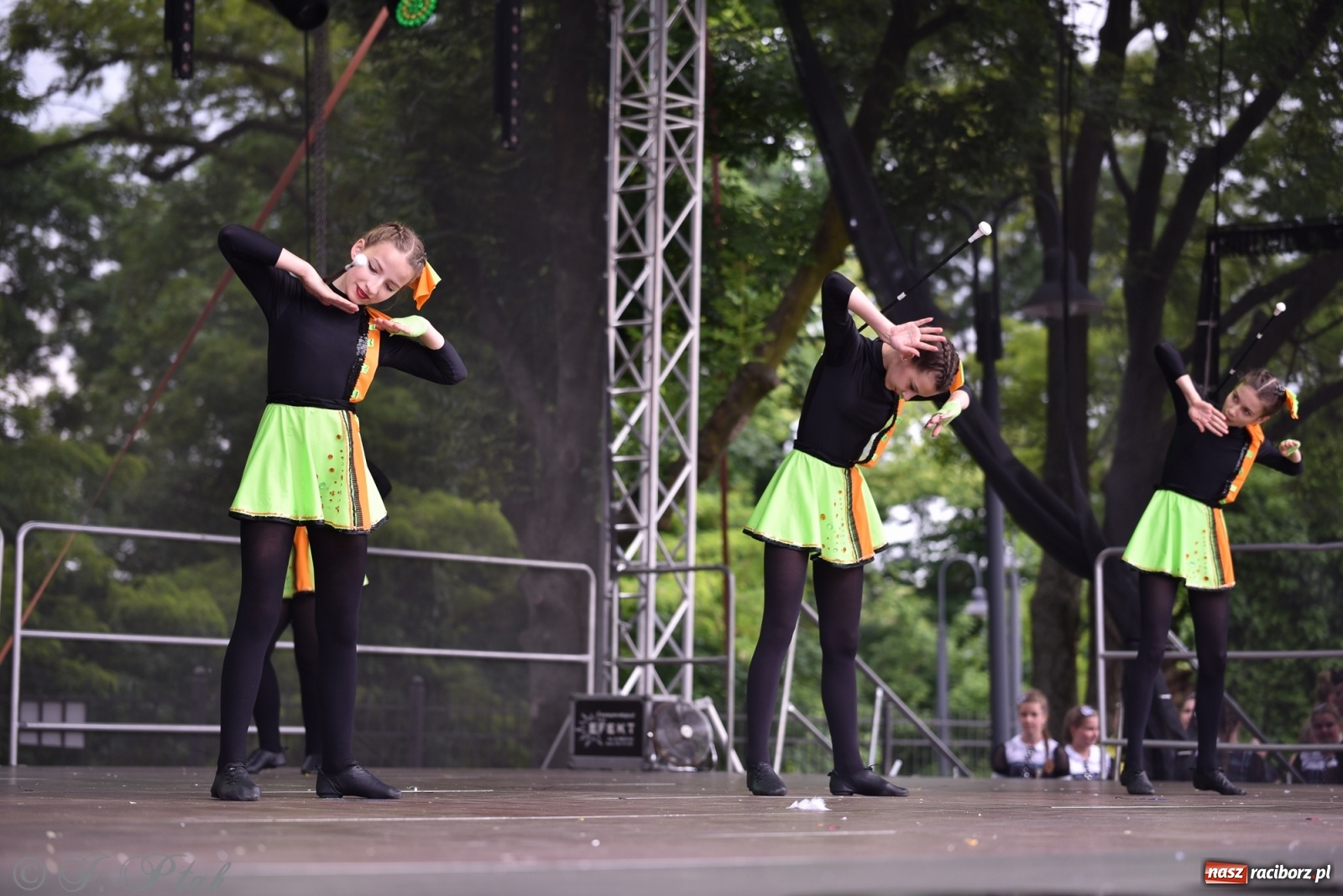 Zdjęcie w galerii na portalu naszraciborz.pl: I Ogólnopolski Mażoretkowy Zawrót Głowy Racibórz 2021 wiadomości z regionu