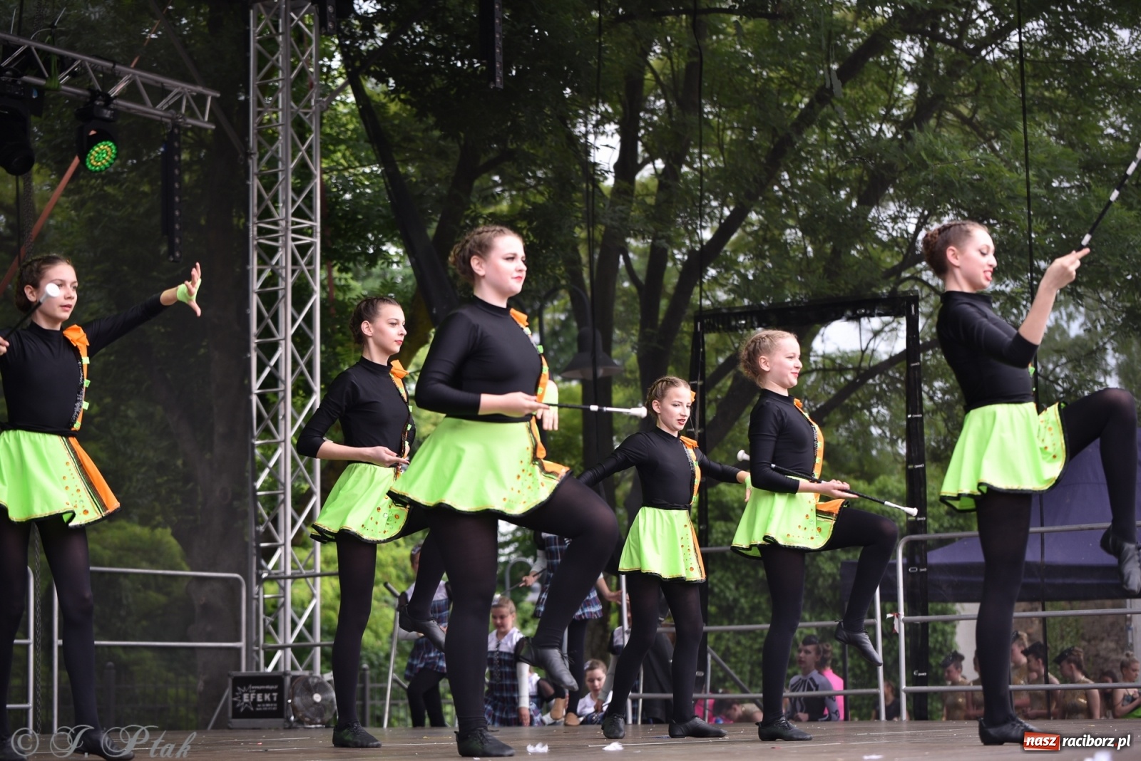 Zdjęcie w galerii na portalu naszraciborz.pl: I Ogólnopolski Mażoretkowy Zawrót Głowy Racibórz 2021 wiadomości z regionu