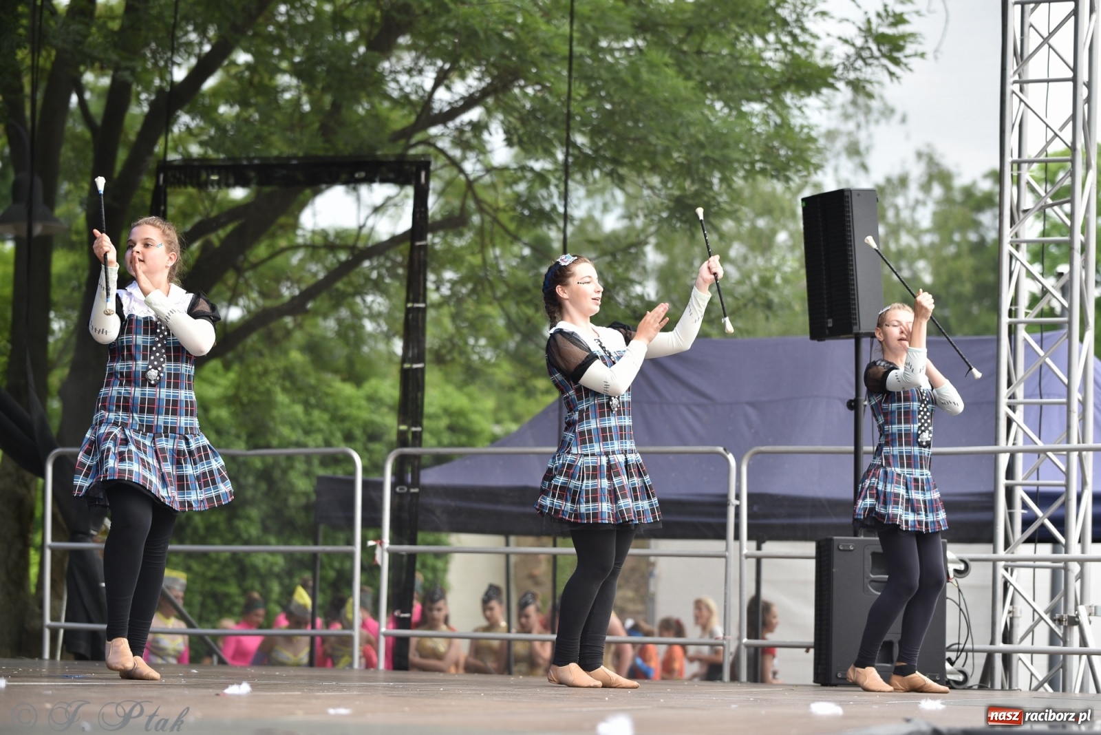 Zdjęcie w galerii na portalu naszraciborz.pl: I Ogólnopolski Mażoretkowy Zawrót Głowy Racibórz 2021 wiadomości z regionu
