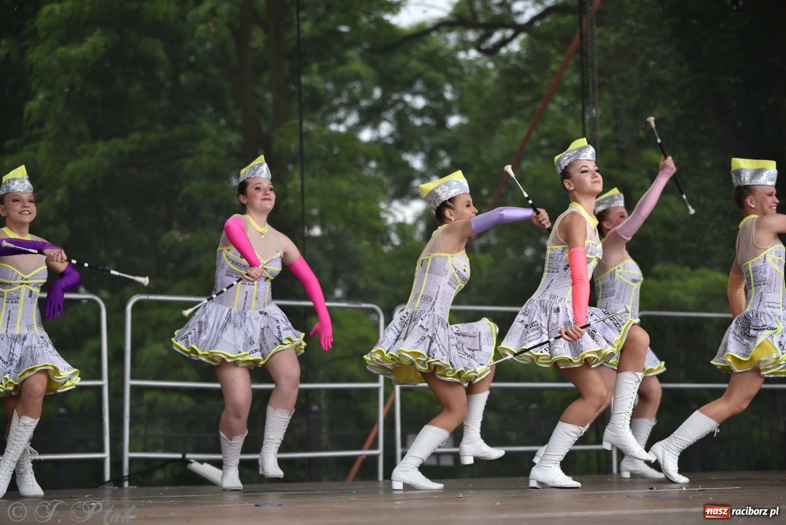 Zdjęcie w galerii na portalu naszraciborz.pl: I Ogólnopolski Mażoretkowy Zawrót Głowy Racibórz 2021 wiadomości z regionu