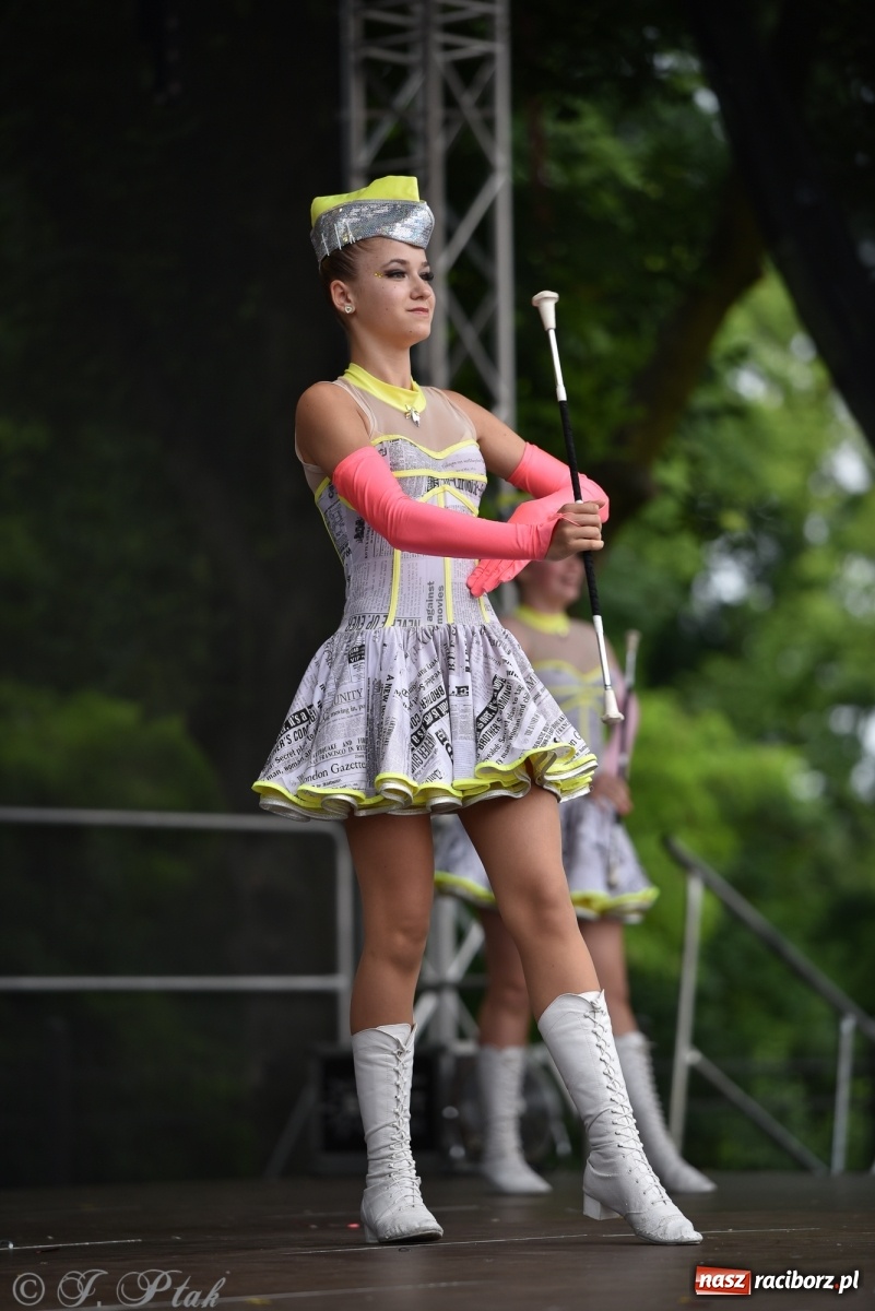 Zdjęcie w galerii na portalu naszraciborz.pl: I Ogólnopolski Mażoretkowy Zawrót Głowy Racibórz 2021 wiadomości z regionu