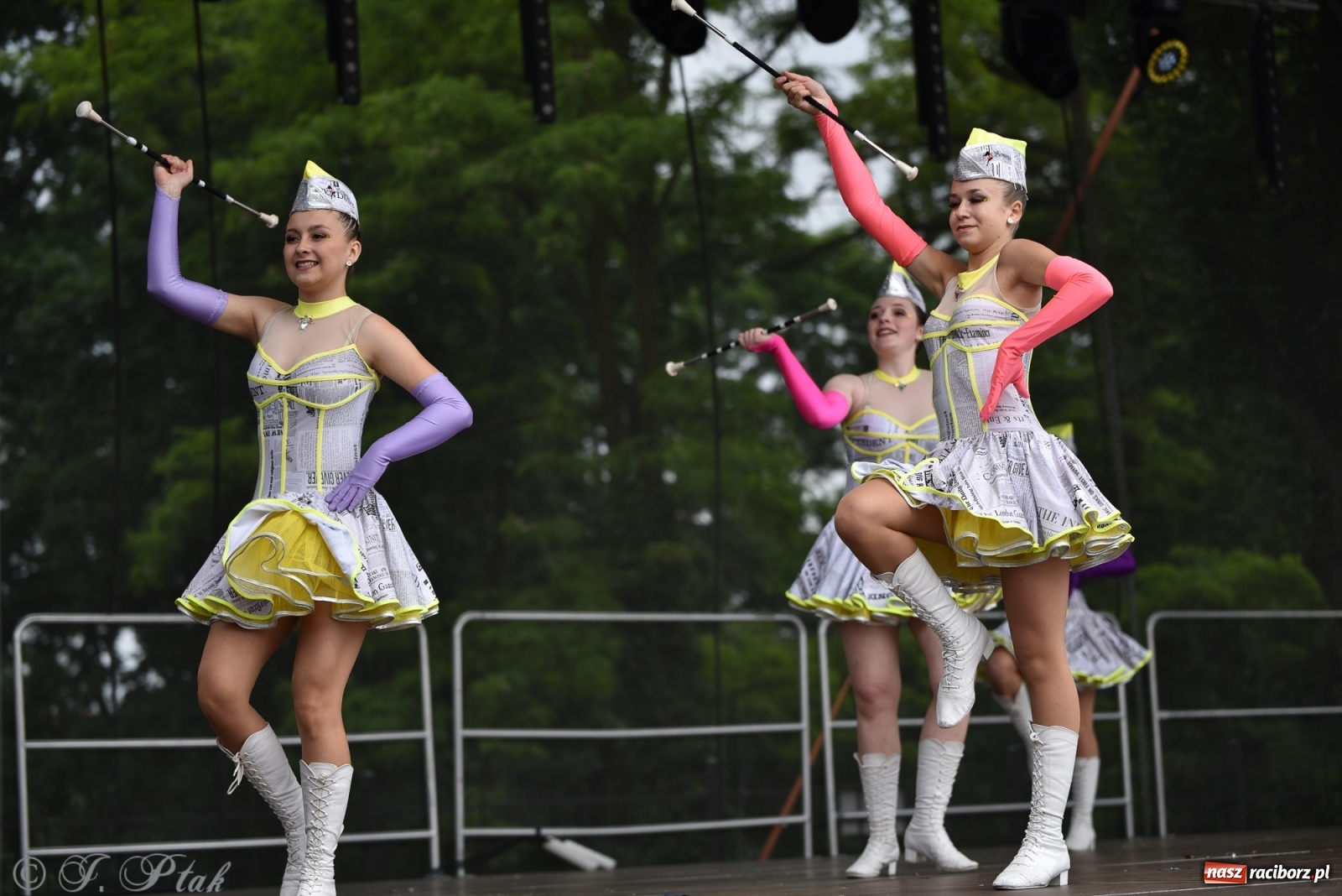 Zdjęcie w galerii na portalu naszraciborz.pl: I Ogólnopolski Mażoretkowy Zawrót Głowy Racibórz 2021 wiadomości z regionu