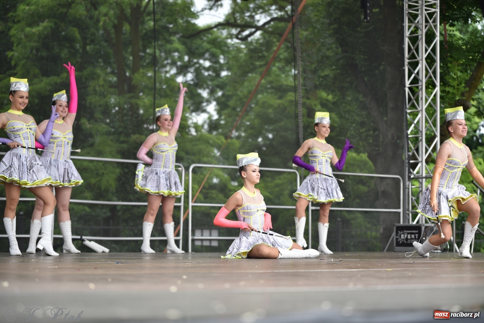 Zdjęcie w galerii na portalu naszraciborz.pl: I Ogólnopolski Mażoretkowy Zawrót Głowy Racibórz 2021 wiadomości z regionu